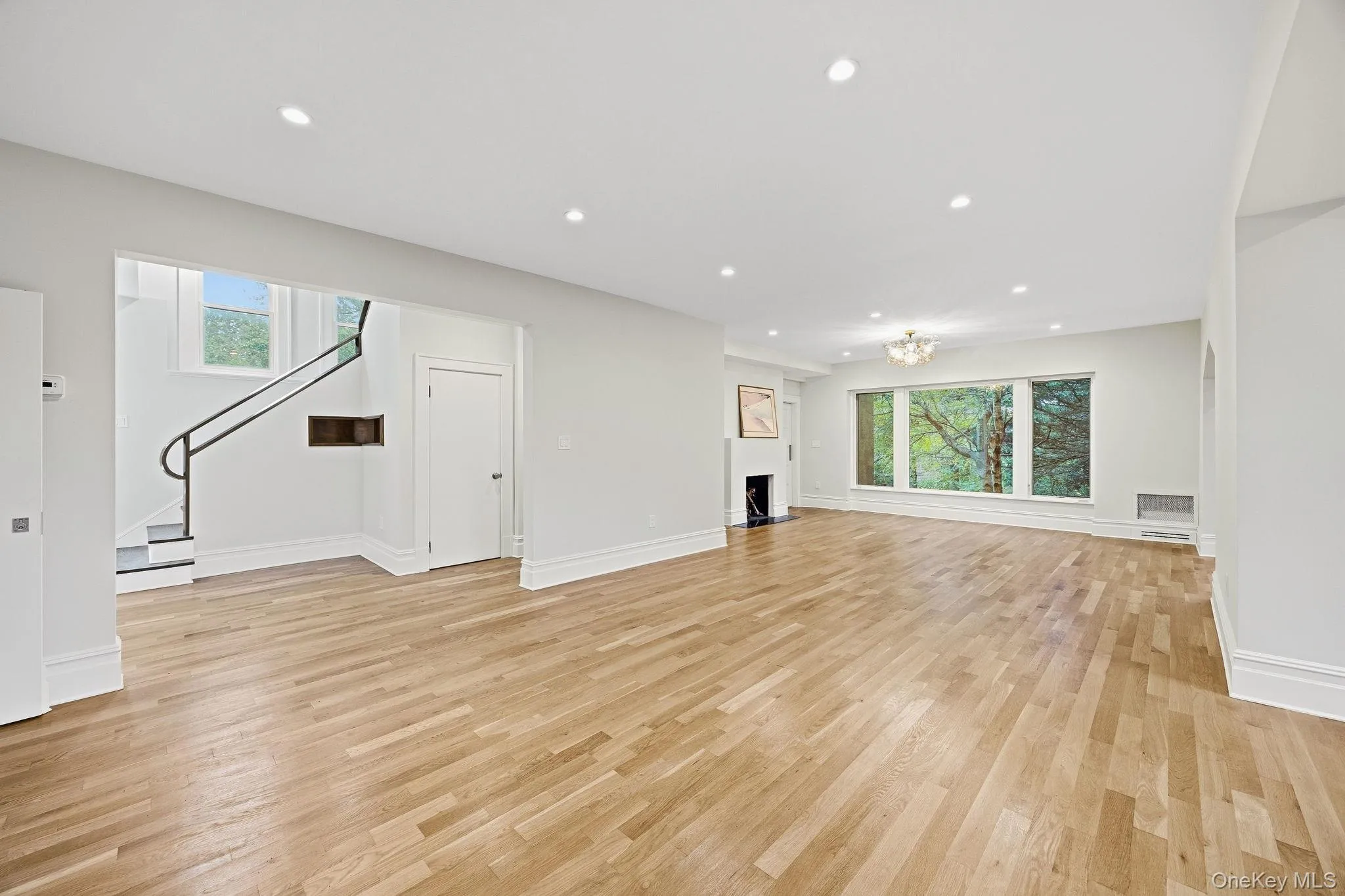 180-24 Grand Central Parkway, New York, NY, 7 Bedrooms Bedrooms, 13 Rooms Rooms,4 BathroomsBathrooms,Residential,For Rent,Grand Central,0,1054897 180-24 Grand Central Parkway, New York, NY, 7 Bedrooms Bedrooms, 13 Rooms Rooms,4 BathroomsBathrooms,Residential,For Rent,Grand Central,0,1054897