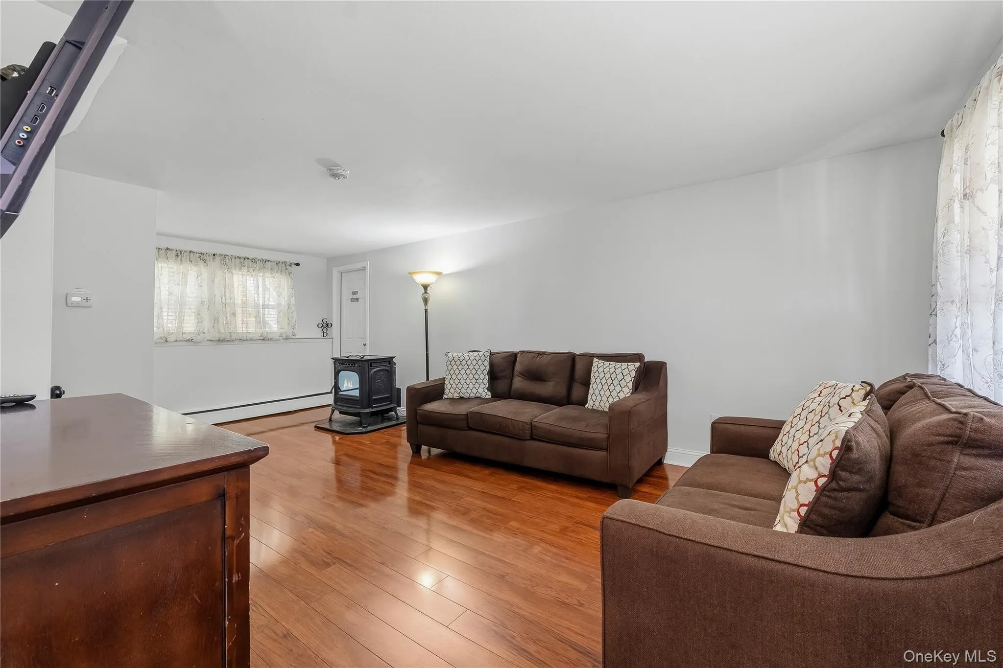 3 Buena Vista Avenue, Peekskill, NY, 3 Bedrooms Bedrooms, 7 Rooms Rooms,1 BathroomBathrooms,Residential,For Rent,Buena Vista,0,1054905 3 Buena Vista Avenue, Peekskill, NY, 3 Bedrooms Bedrooms, 7 Rooms Rooms,1 BathroomBathrooms,Residential,For Rent,Buena Vista,0,1054905