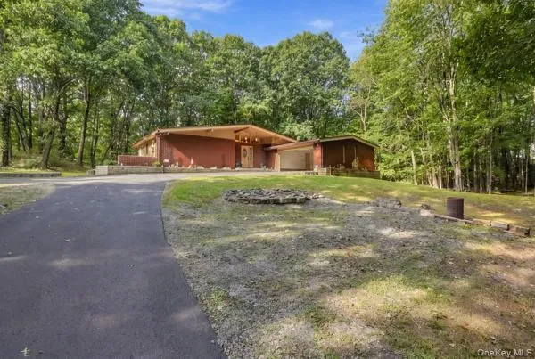 51 Leslie Road, Newburgh (town), NY, 3 Bedrooms Bedrooms, 13 Rooms Rooms,3 BathroomsBathrooms,Residential,For Rent,Leslie,0,1054908 51 Leslie Road, Newburgh (town), NY, 3 Bedrooms Bedrooms, 13 Rooms Rooms,3 BathroomsBathrooms,Residential,For Rent,Leslie,0,1054908