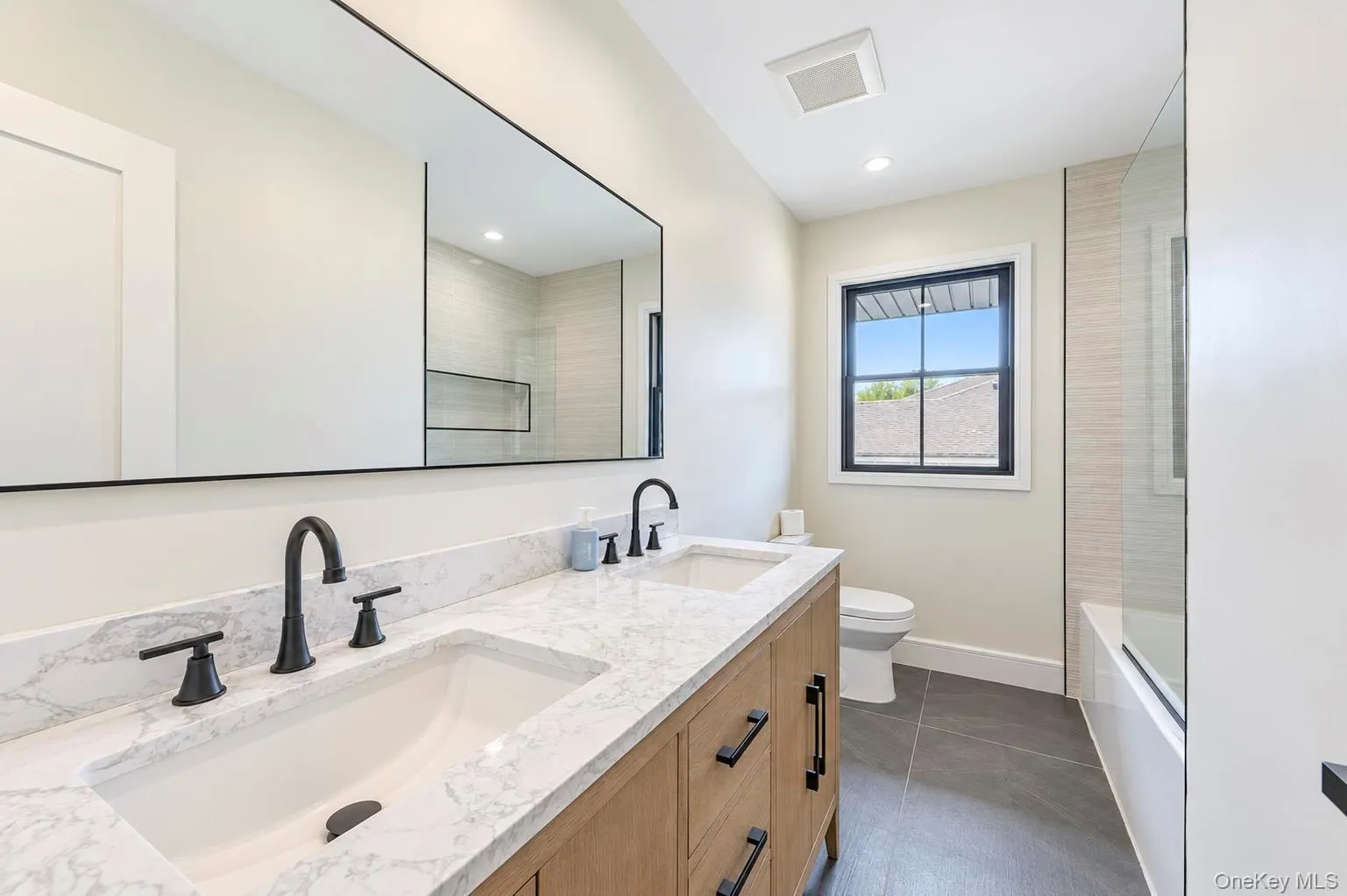 2056 Stratford Drive, Hempstead, NY, 3 Bedrooms Bedrooms, 6 Rooms Rooms,2 BathroomsBathrooms,Residential,For Rent,Stratford,0,1054910 2056 Stratford Drive, Hempstead, NY, 3 Bedrooms Bedrooms, 6 Rooms Rooms,2 BathroomsBathrooms,Residential,For Rent,Stratford,0,1054910