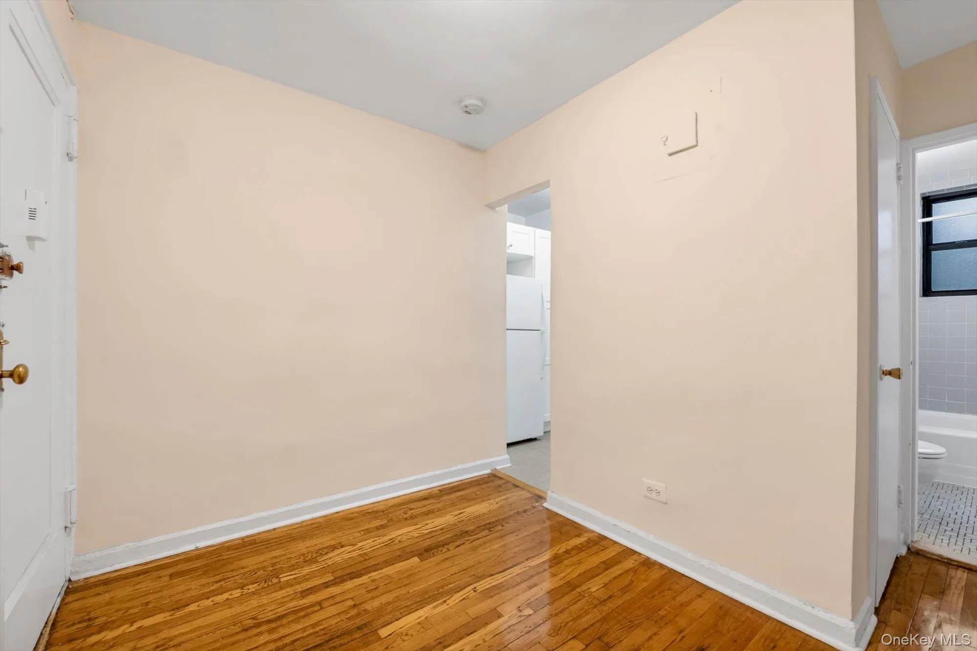 63-09 108 Street, New York, NY, 2 Rooms Rooms,1 BathroomBathrooms,Residential,For Rent,108,0,1054913 63-09 108 Street, New York, NY, 2 Rooms Rooms,1 BathroomBathrooms,Residential,For Rent,108,0,1054913