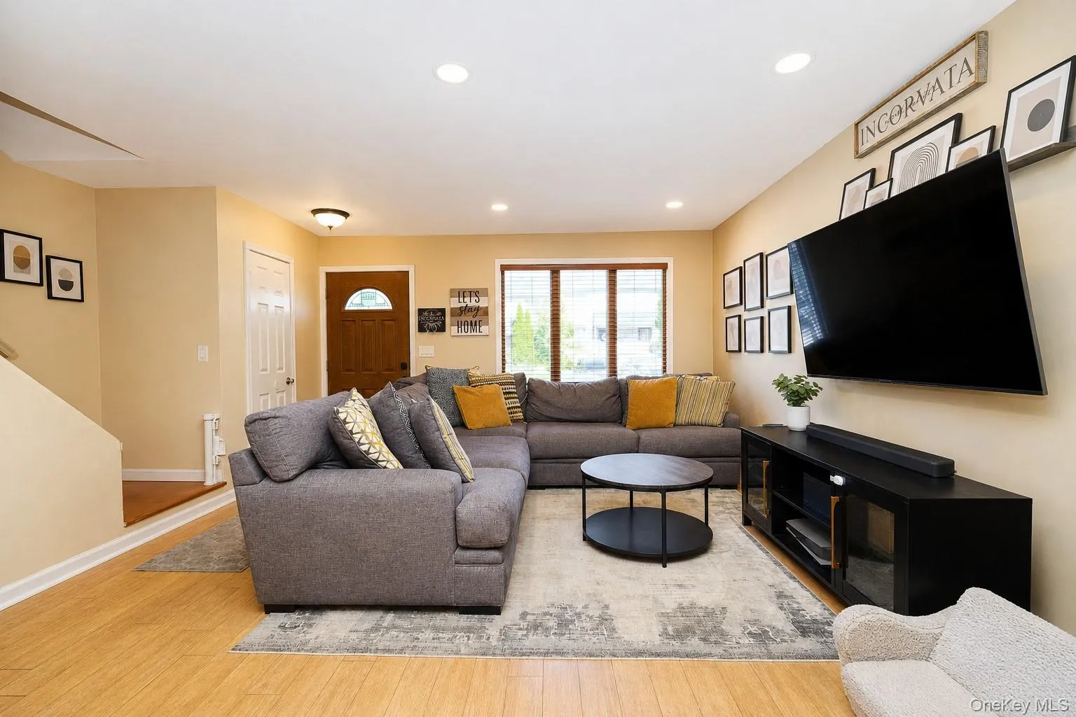 30 Hemlock Court, New York, NY, 3 Bedrooms Bedrooms, 6 Rooms Rooms,1 BathroomBathrooms,Residential,For Rent,Hemlock,0,1054914 30 Hemlock Court, New York, NY, 3 Bedrooms Bedrooms, 6 Rooms Rooms,1 BathroomBathrooms,Residential,For Rent,Hemlock,0,1054914