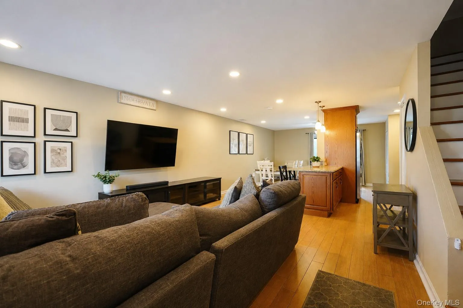 30 Hemlock Court, New York, NY, 3 Bedrooms Bedrooms, 6 Rooms Rooms,1 BathroomBathrooms,Residential,For Rent,Hemlock,0,1054914 30 Hemlock Court, New York, NY, 3 Bedrooms Bedrooms, 6 Rooms Rooms,1 BathroomBathrooms,Residential,For Rent,Hemlock,0,1054914