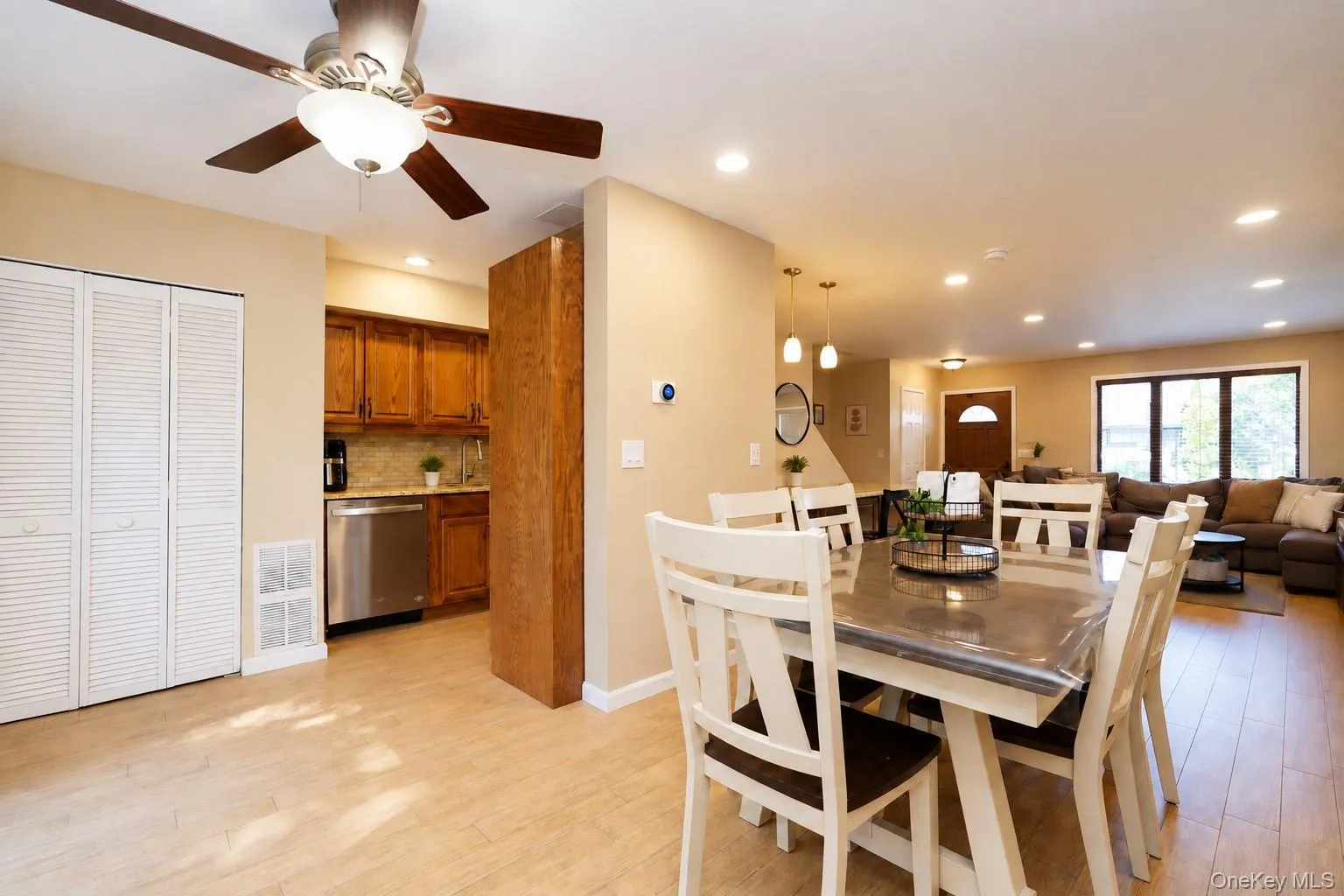 30 Hemlock Court, New York, NY, 3 Bedrooms Bedrooms, 6 Rooms Rooms,1 BathroomBathrooms,Residential,For Rent,Hemlock,0,1054914 30 Hemlock Court, New York, NY, 3 Bedrooms Bedrooms, 6 Rooms Rooms,1 BathroomBathrooms,Residential,For Rent,Hemlock,0,1054914