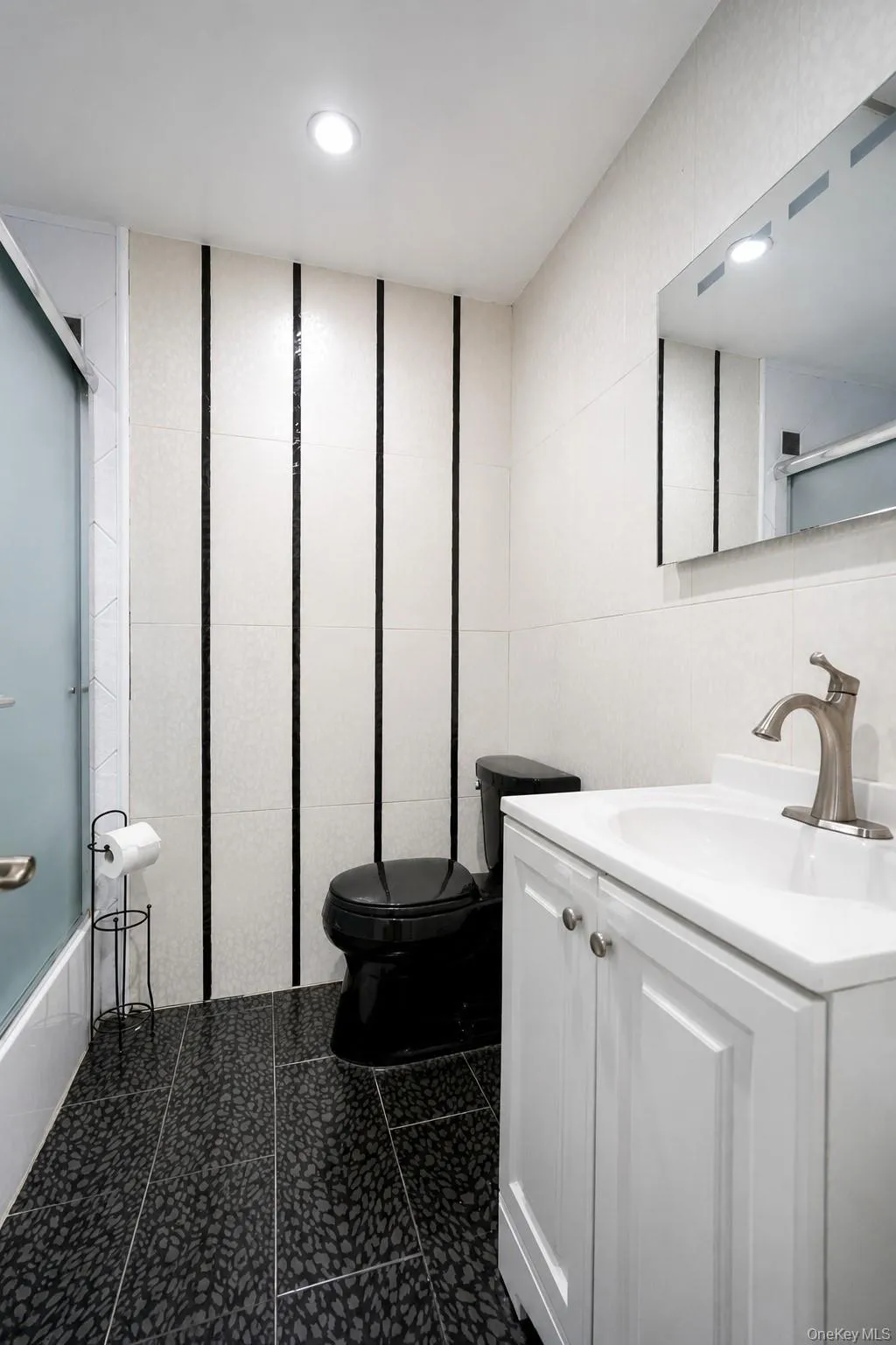 30 Hemlock Court, New York, NY, 3 Bedrooms Bedrooms, 6 Rooms Rooms,1 BathroomBathrooms,Residential,For Rent,Hemlock,0,1054914 30 Hemlock Court, New York, NY, 3 Bedrooms Bedrooms, 6 Rooms Rooms,1 BathroomBathrooms,Residential,For Rent,Hemlock,0,1054914