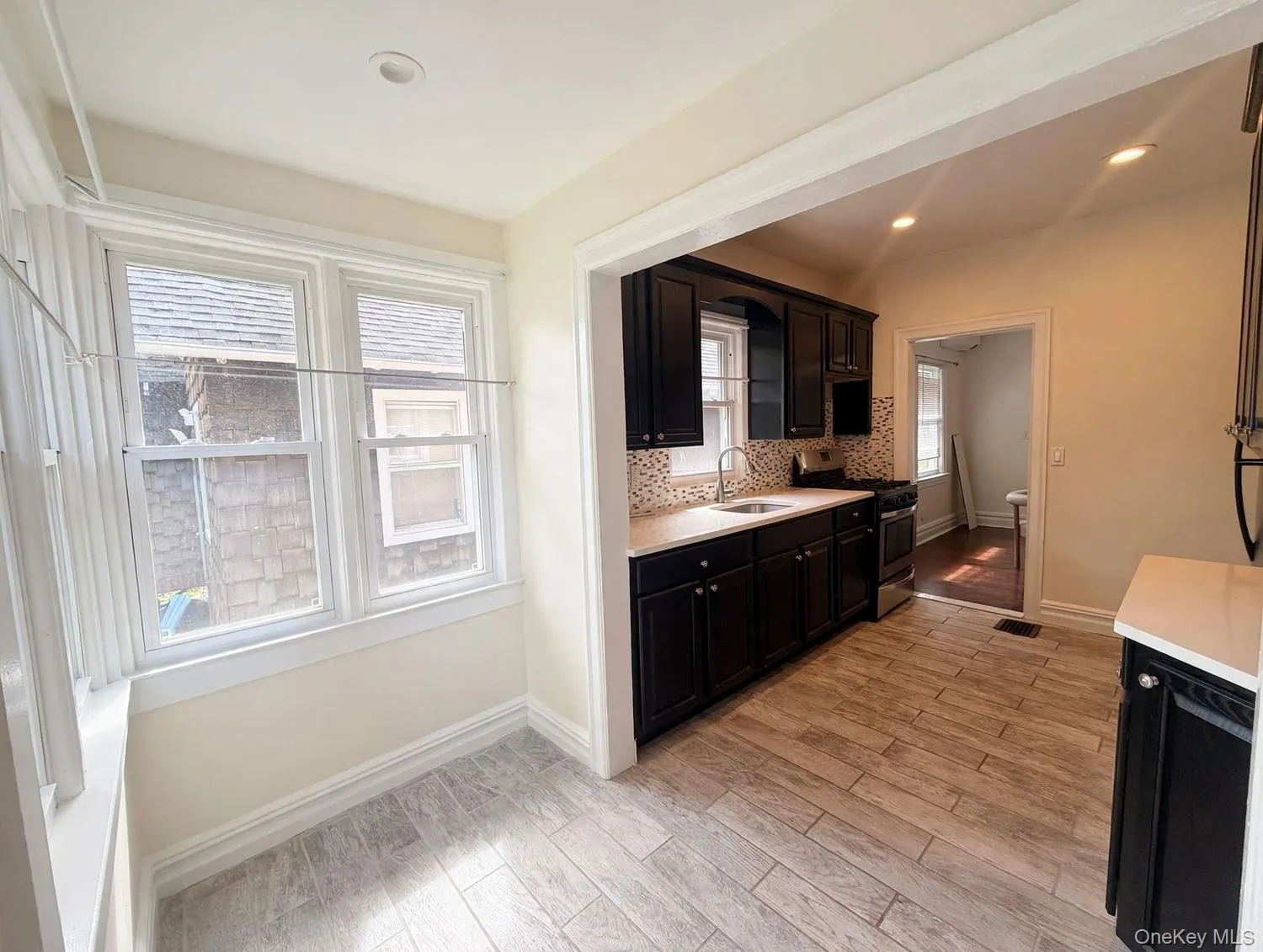 421 Union Avenue, Mount Vernon, NY, 3 Bedrooms Bedrooms, 7 Rooms Rooms,1 BathroomBathrooms,Residential,For Rent,Union,0,1054921 421 Union Avenue, Mount Vernon, NY, 3 Bedrooms Bedrooms, 7 Rooms Rooms,1 BathroomBathrooms,Residential,For Rent,Union,0,1054921