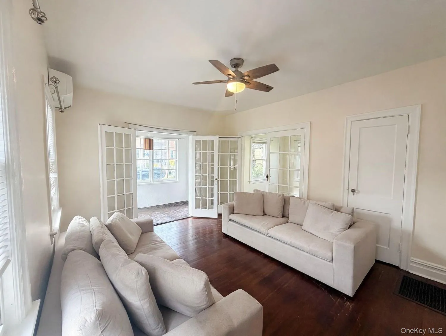 421 Union Avenue, Mount Vernon, NY, 3 Bedrooms Bedrooms, 7 Rooms Rooms,1 BathroomBathrooms,Residential,For Rent,Union,0,1054921 421 Union Avenue, Mount Vernon, NY, 3 Bedrooms Bedrooms, 7 Rooms Rooms,1 BathroomBathrooms,Residential,For Rent,Union,0,1054921