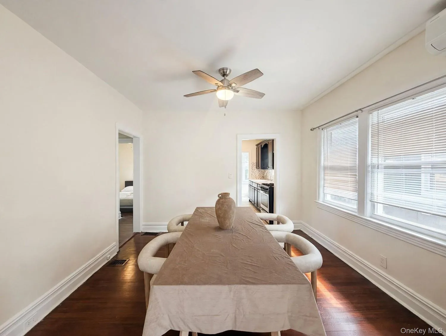 421 Union Avenue, Mount Vernon, NY, 3 Bedrooms Bedrooms, 7 Rooms Rooms,1 BathroomBathrooms,Residential,For Rent,Union,0,1054921 421 Union Avenue, Mount Vernon, NY, 3 Bedrooms Bedrooms, 7 Rooms Rooms,1 BathroomBathrooms,Residential,For Rent,Union,0,1054921