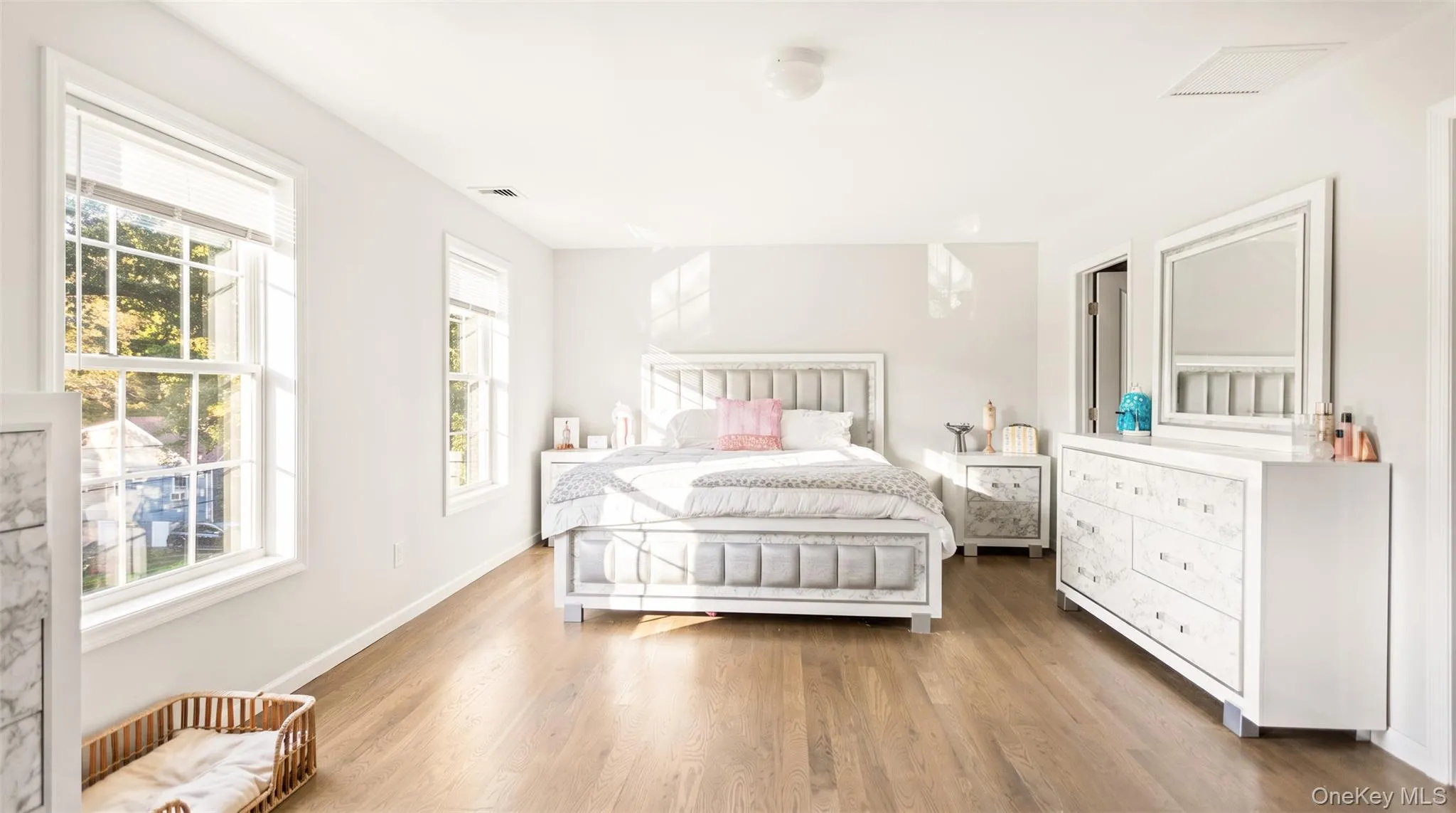 24 Belmont Road, Brookhaven, NY, 3 Bedrooms Bedrooms, 8 Rooms Rooms,2 BathroomsBathrooms,Residential,For Rent,Belmont,0,1054924 24 Belmont Road, Brookhaven, NY, 3 Bedrooms Bedrooms, 8 Rooms Rooms,2 BathroomsBathrooms,Residential,For Rent,Belmont,0,1054924
