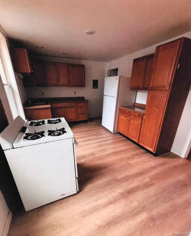 457 Main St, Beacon, NY, 1 Bedroom Bedrooms, 2 Room Rooms,1 BathroomBathrooms,Residential Lease,For Rent,Main St,0,1054925 457 Main St, Beacon, NY, 1 Bedroom Bedrooms, 2 Room Rooms,1 BathroomBathrooms,Residential Lease,For Rent,Main St,0,1054925