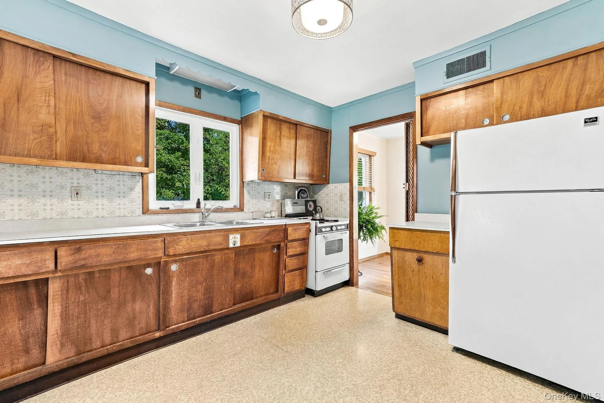 9 Glen Drive, Poughkeepsie (town), NY, 3 Bedrooms Bedrooms, 6 Rooms Rooms,1 BathroomBathrooms,Residential,For Rent,Glen,0,1054932 9 Glen Drive, Poughkeepsie (town), NY, 3 Bedrooms Bedrooms, 6 Rooms Rooms,1 BathroomBathrooms,Residential,For Rent,Glen,0,1054932