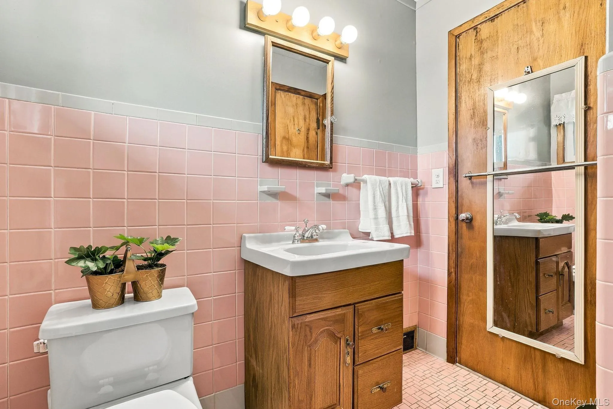 9 Glen Drive, Poughkeepsie (town), NY, 3 Bedrooms Bedrooms, 6 Rooms Rooms,1 BathroomBathrooms,Residential,For Rent,Glen,0,1054932 9 Glen Drive, Poughkeepsie (town), NY, 3 Bedrooms Bedrooms, 6 Rooms Rooms,1 BathroomBathrooms,Residential,For Rent,Glen,0,1054932