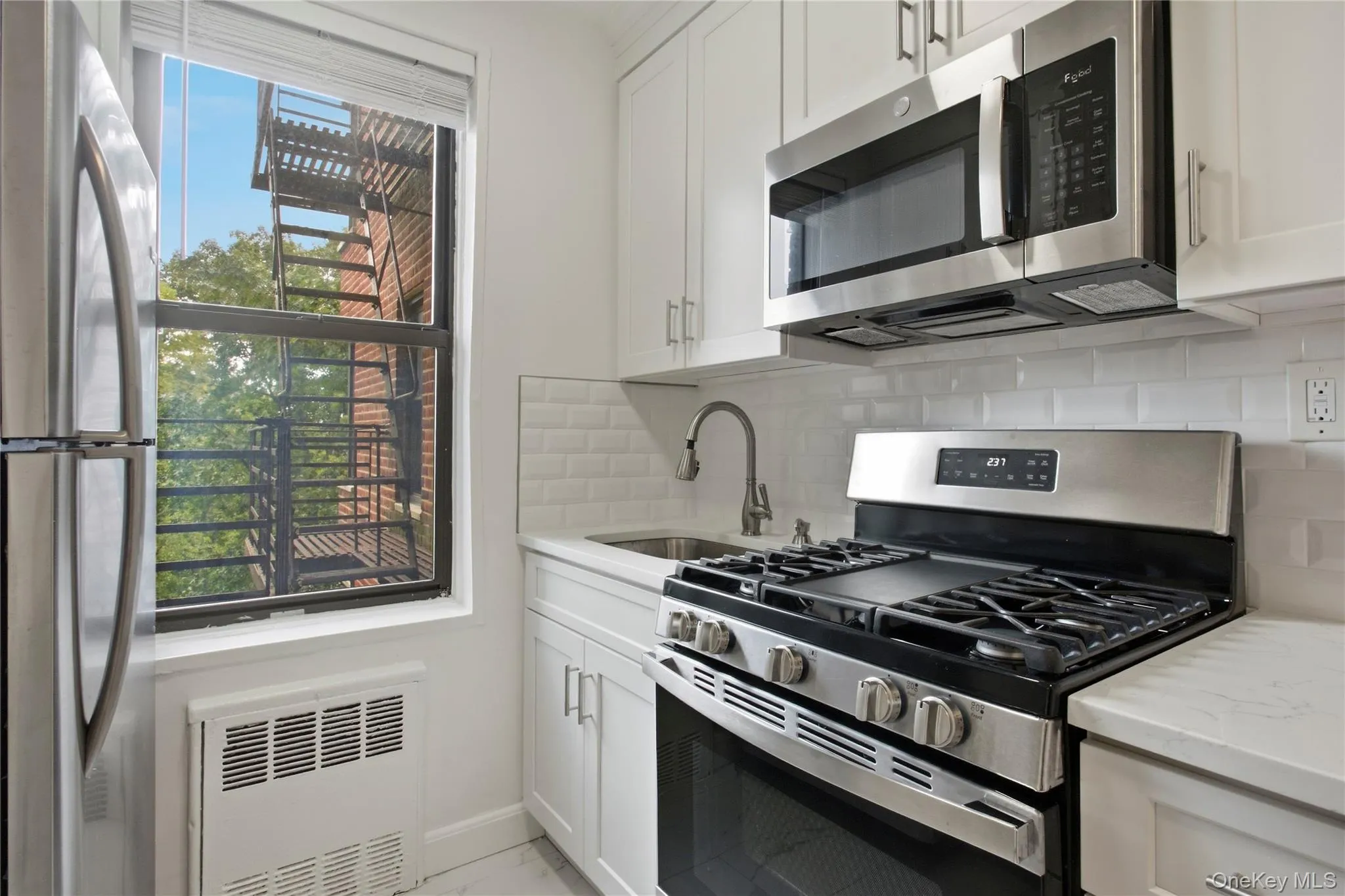 575 Bronx River Road, Yonkers, NY, 2 Rooms Rooms,1 BathroomBathrooms,Residential,For Rent,Bronx River,0,1054935 575 Bronx River Road, Yonkers, NY, 2 Rooms Rooms,1 BathroomBathrooms,Residential,For Rent,Bronx River,0,1054935