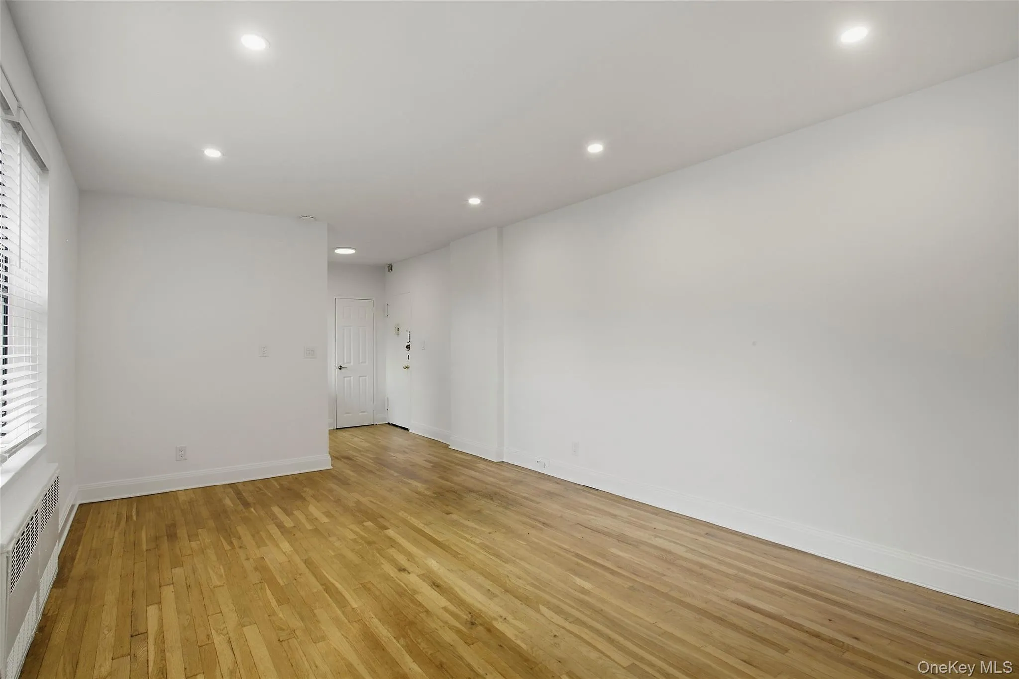 575 Bronx River Road, Yonkers, NY, 2 Rooms Rooms,1 BathroomBathrooms,Residential,For Rent,Bronx River,0,1054935 575 Bronx River Road, Yonkers, NY, 2 Rooms Rooms,1 BathroomBathrooms,Residential,For Rent,Bronx River,0,1054935