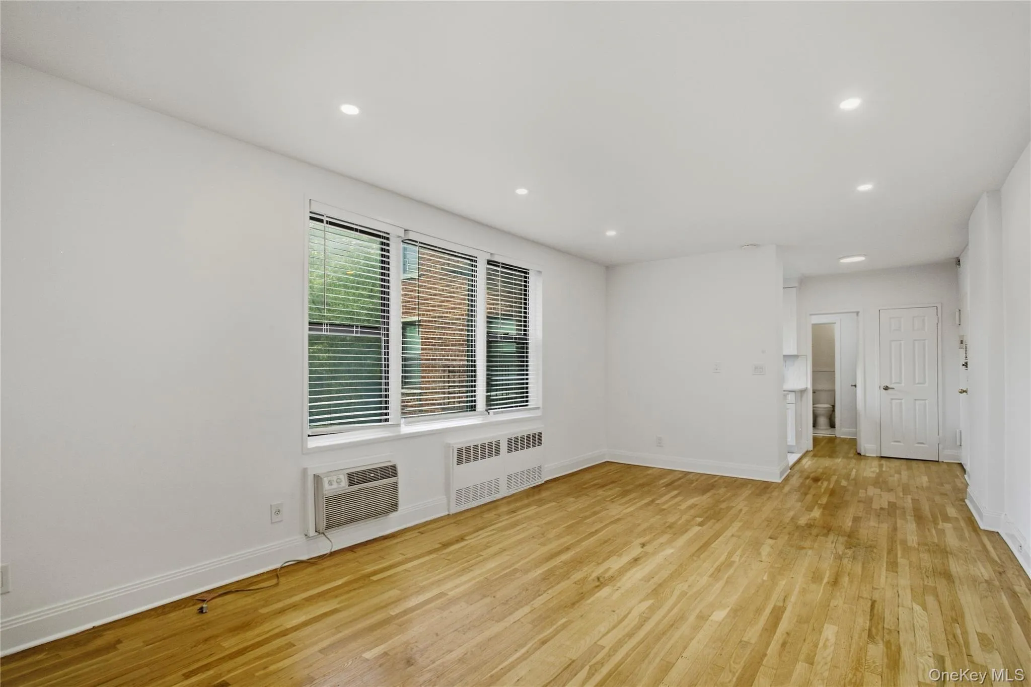 575 Bronx River Road, Yonkers, NY, 2 Rooms Rooms,1 BathroomBathrooms,Residential,For Rent,Bronx River,0,1054935 575 Bronx River Road, Yonkers, NY, 2 Rooms Rooms,1 BathroomBathrooms,Residential,For Rent,Bronx River,0,1054935