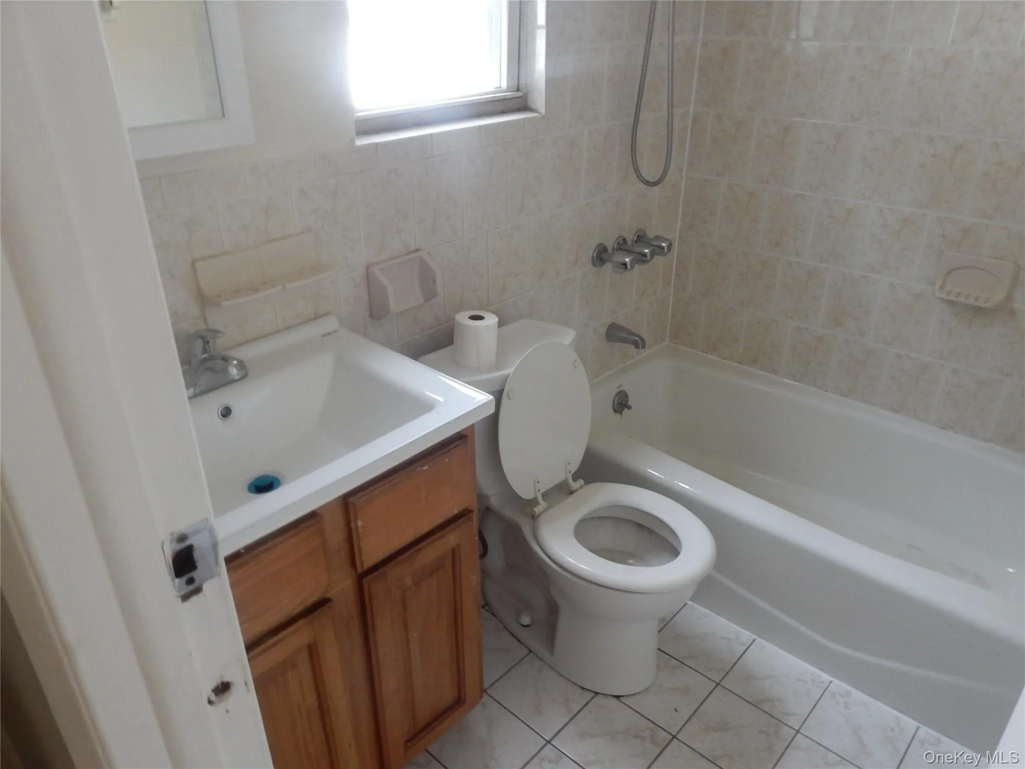 222 6th Avenue, Mount Vernon, NY, 2 Bedroom Bedrooms, 4 Room Rooms,1 BathroomBathrooms,Residential Lease,For Rent,6th,0,1054939 222 6th Avenue, Mount Vernon, NY, 2 Bedroom Bedrooms, 4 Room Rooms,1 BathroomBathrooms,Residential Lease,For Rent,6th,0,1054939