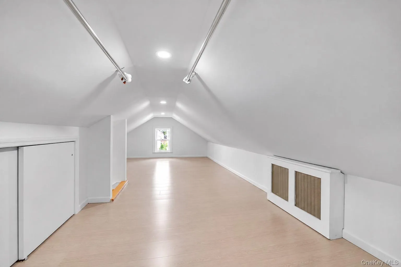 93 1st Street, North Hempstead, NY, 3 Bedrooms Bedrooms, 8 Rooms Rooms,1 BathroomBathrooms,Residential,For Rent,1st,0,1054943 93 1st Street, North Hempstead, NY, 3 Bedrooms Bedrooms, 8 Rooms Rooms,1 BathroomBathrooms,Residential,For Rent,1st,0,1054943