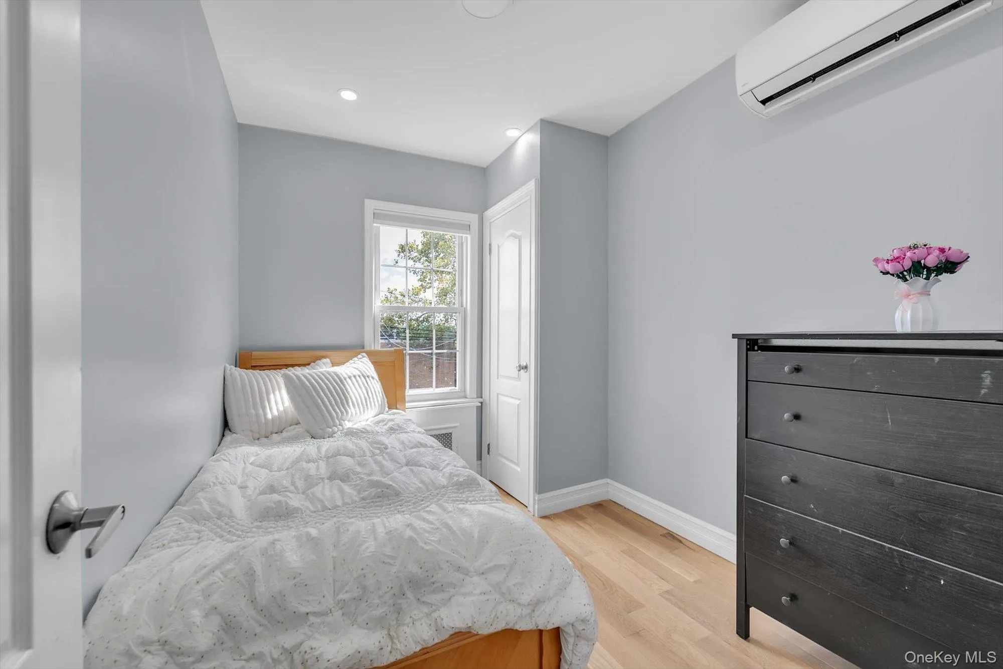 93 1st Street, North Hempstead, NY, 3 Bedrooms Bedrooms, 8 Rooms Rooms,1 BathroomBathrooms,Residential,For Rent,1st,0,1054943 93 1st Street, North Hempstead, NY, 3 Bedrooms Bedrooms, 8 Rooms Rooms,1 BathroomBathrooms,Residential,For Rent,1st,0,1054943