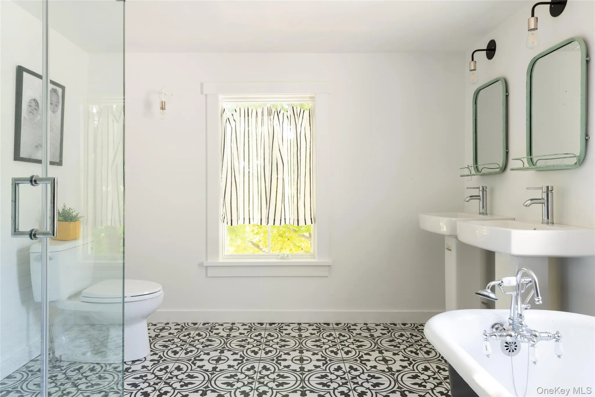 367 Viewmont Road, Germantown, NY, 4 Bedrooms Bedrooms, 9 Rooms Rooms,2 BathroomsBathrooms,Residential,For Rent,Viewmont,0,1054946 367 Viewmont Road, Germantown, NY, 4 Bedrooms Bedrooms, 9 Rooms Rooms,2 BathroomsBathrooms,Residential,For Rent,Viewmont,0,1054946