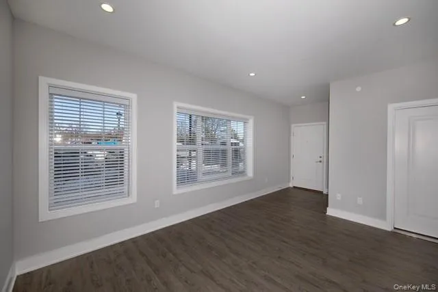 262 Indian Head Road, Smithtown, NY, 1 Bedroom Bedrooms, 4 Rooms Rooms,1 BathroomBathrooms,Residential Lease,For Rent,Indian Head,0,1054950 262 Indian Head Road, Smithtown, NY, 1 Bedroom Bedrooms, 4 Rooms Rooms,1 BathroomBathrooms,Residential Lease,For Rent,Indian Head,0,1054950