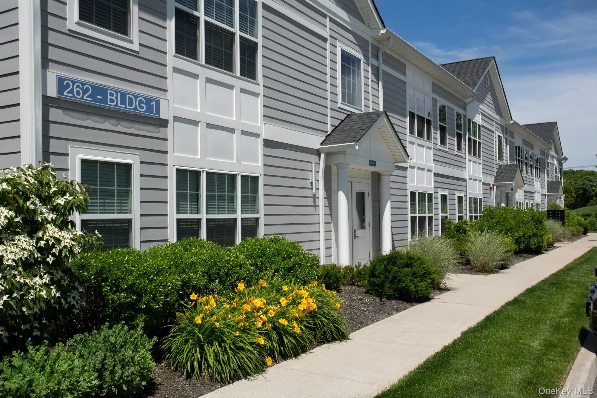 262 Indian Head Road, Smithtown, NY, 1 Bedroom Bedrooms, 4 Rooms Rooms,1 BathroomBathrooms,Residential Lease,For Rent,Indian Head,0,1054950 262 Indian Head Road, Smithtown, NY, 1 Bedroom Bedrooms, 4 Rooms Rooms,1 BathroomBathrooms,Residential Lease,For Rent,Indian Head,0,1054950