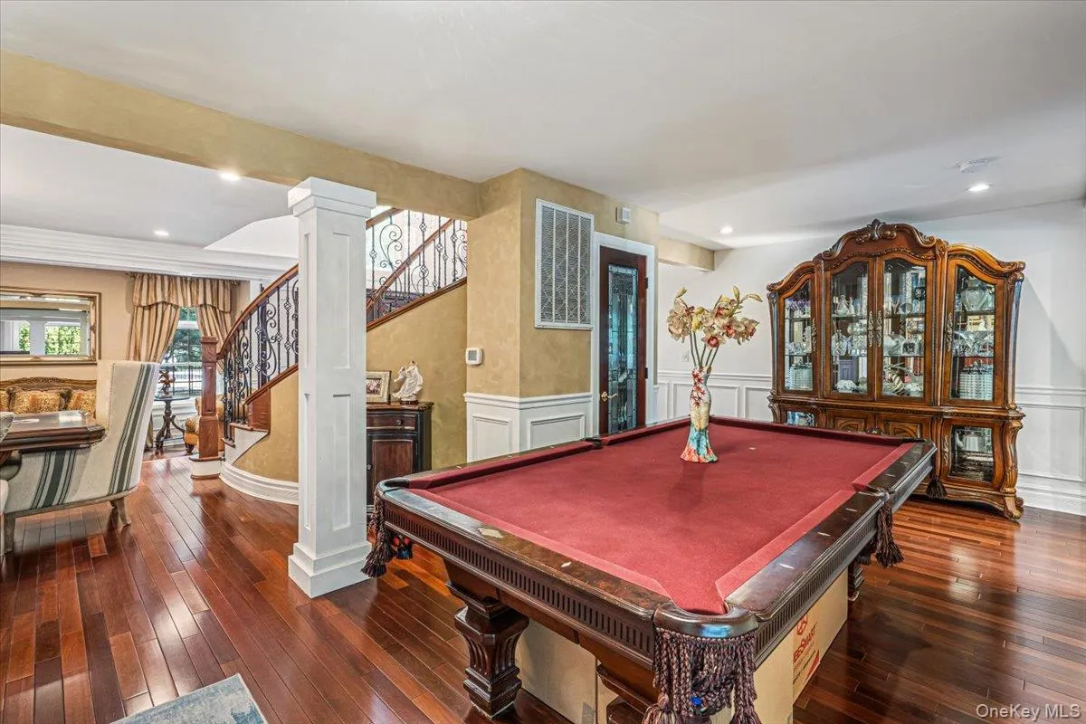 6 Carman Road, Huntington, NY, 4 Bedrooms Bedrooms, 12 Rooms Rooms,5 BathroomsBathrooms,Residential,For Rent,Carman,0,1054964 6 Carman Road, Huntington, NY, 4 Bedrooms Bedrooms, 12 Rooms Rooms,5 BathroomsBathrooms,Residential,For Rent,Carman,0,1054964