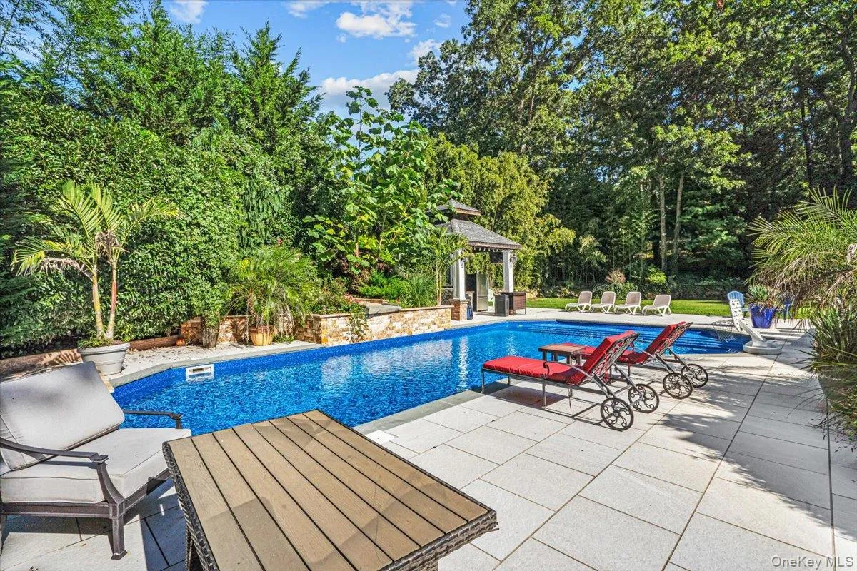 6 Carman Road, Huntington, NY, 4 Bedrooms Bedrooms, 12 Rooms Rooms,5 BathroomsBathrooms,Residential,For Rent,Carman,0,1054964 6 Carman Road, Huntington, NY, 4 Bedrooms Bedrooms, 12 Rooms Rooms,5 BathroomsBathrooms,Residential,For Rent,Carman,0,1054964