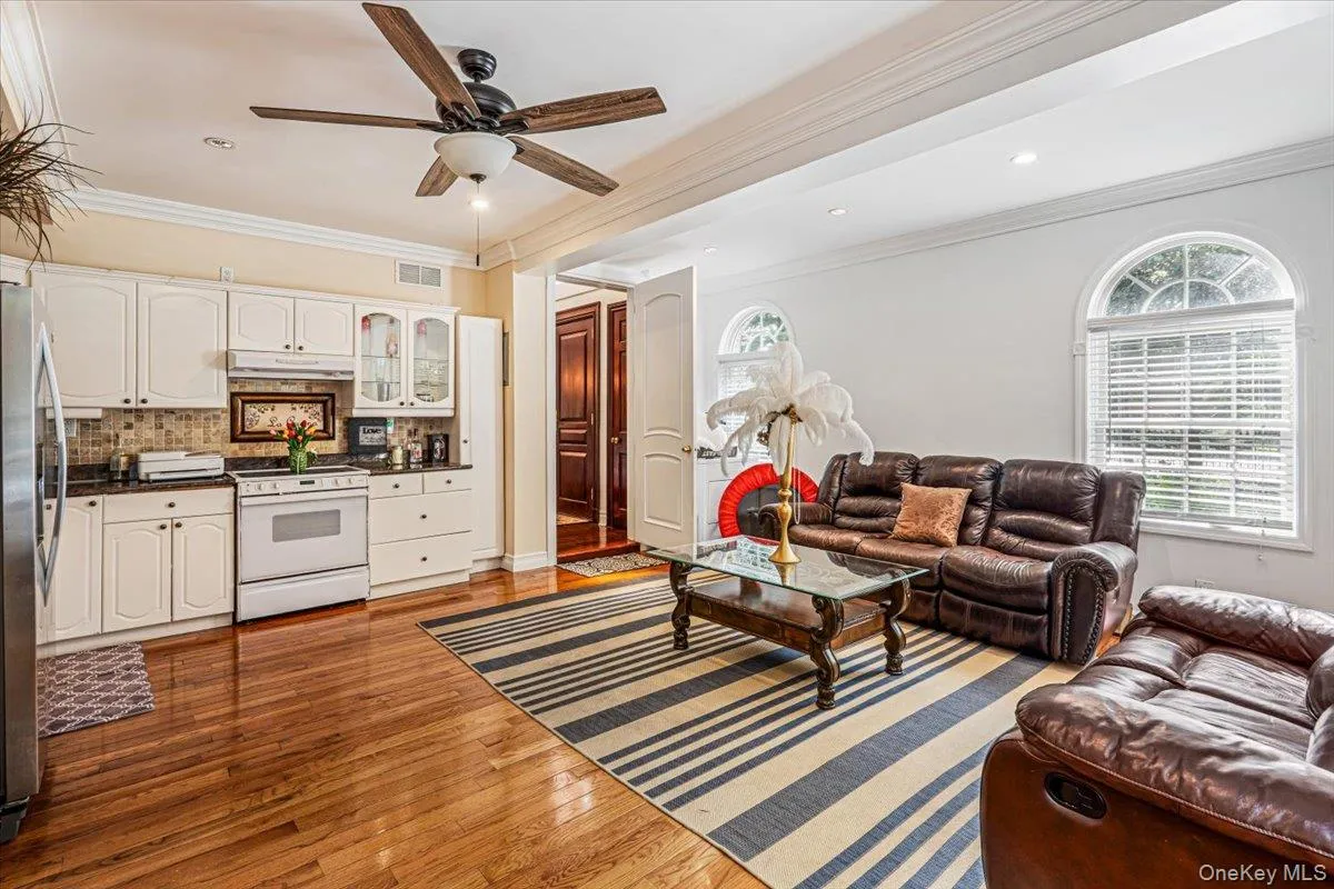 6 Carman Road, Huntington, NY, 4 Bedrooms Bedrooms, 12 Rooms Rooms,5 BathroomsBathrooms,Residential,For Rent,Carman,0,1054964 6 Carman Road, Huntington, NY, 4 Bedrooms Bedrooms, 12 Rooms Rooms,5 BathroomsBathrooms,Residential,For Rent,Carman,0,1054964