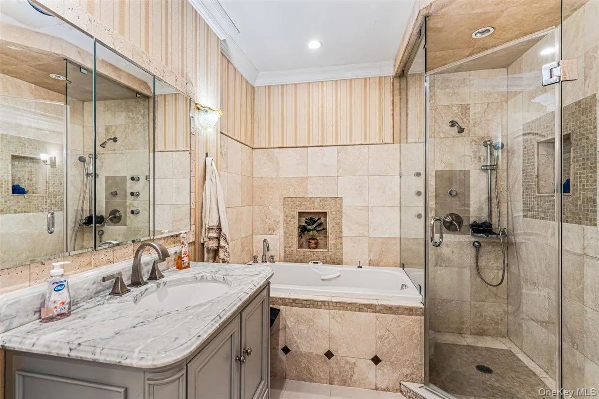 6 Carman Road, Huntington, NY, 4 Bedrooms Bedrooms, 12 Rooms Rooms,5 BathroomsBathrooms,Residential,For Rent,Carman,0,1054964 6 Carman Road, Huntington, NY, 4 Bedrooms Bedrooms, 12 Rooms Rooms,5 BathroomsBathrooms,Residential,For Rent,Carman,0,1054964