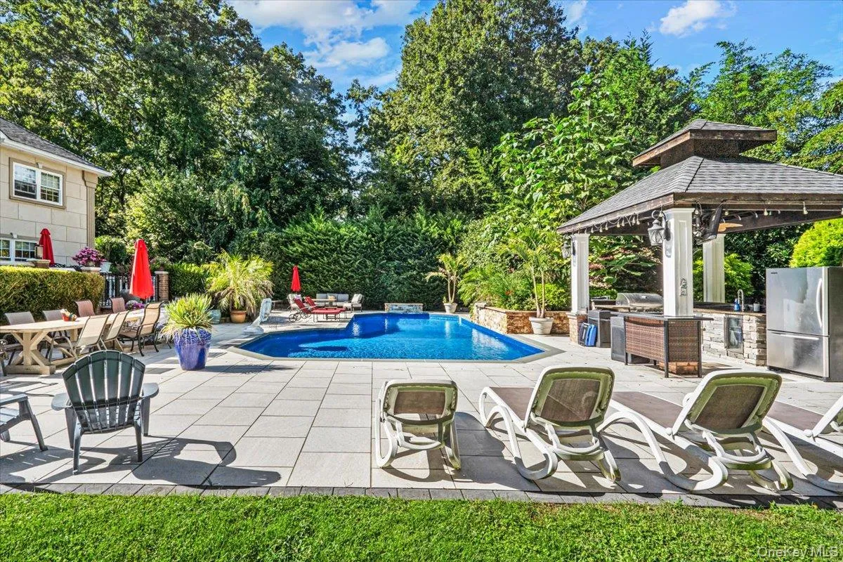 6 Carman Road, Huntington, NY, 4 Bedrooms Bedrooms, 12 Rooms Rooms,5 BathroomsBathrooms,Residential,For Rent,Carman,0,1054964 6 Carman Road, Huntington, NY, 4 Bedrooms Bedrooms, 12 Rooms Rooms,5 BathroomsBathrooms,Residential,For Rent,Carman,0,1054964