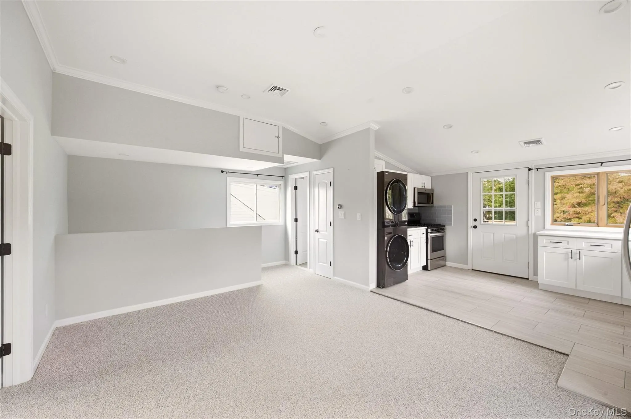 188 Strong Avenue, Babylon, NY, 3 Bedrooms Bedrooms, 8 Rooms Rooms,2 BathroomsBathrooms,Residential,For Rent,Strong,0,1054970 188 Strong Avenue, Babylon, NY, 3 Bedrooms Bedrooms, 8 Rooms Rooms,2 BathroomsBathrooms,Residential,For Rent,Strong,0,1054970