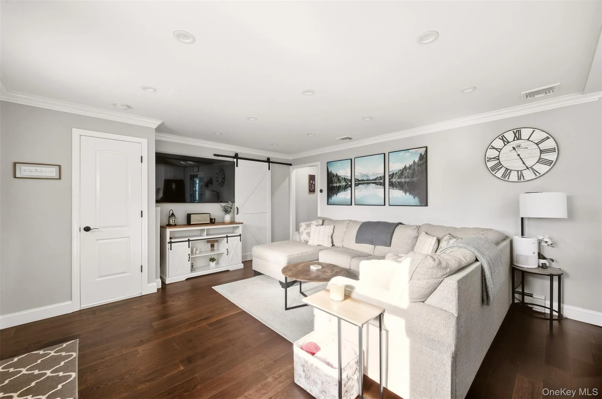 188 Strong Avenue, Babylon, NY, 3 Bedrooms Bedrooms, 8 Rooms Rooms,2 BathroomsBathrooms,Residential,For Rent,Strong,0,1054970 188 Strong Avenue, Babylon, NY, 3 Bedrooms Bedrooms, 8 Rooms Rooms,2 BathroomsBathrooms,Residential,For Rent,Strong,0,1054970