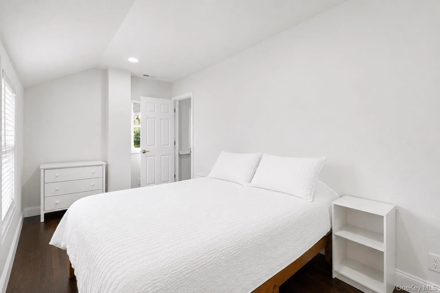 2 Taft Avenue, Islip, NY, 4 Bedrooms Bedrooms, 9 Rooms Rooms,2 BathroomsBathrooms,Residential,For Rent,Taft,0,1054984 2 Taft Avenue, Islip, NY, 4 Bedrooms Bedrooms, 9 Rooms Rooms,2 BathroomsBathrooms,Residential,For Rent,Taft,0,1054984