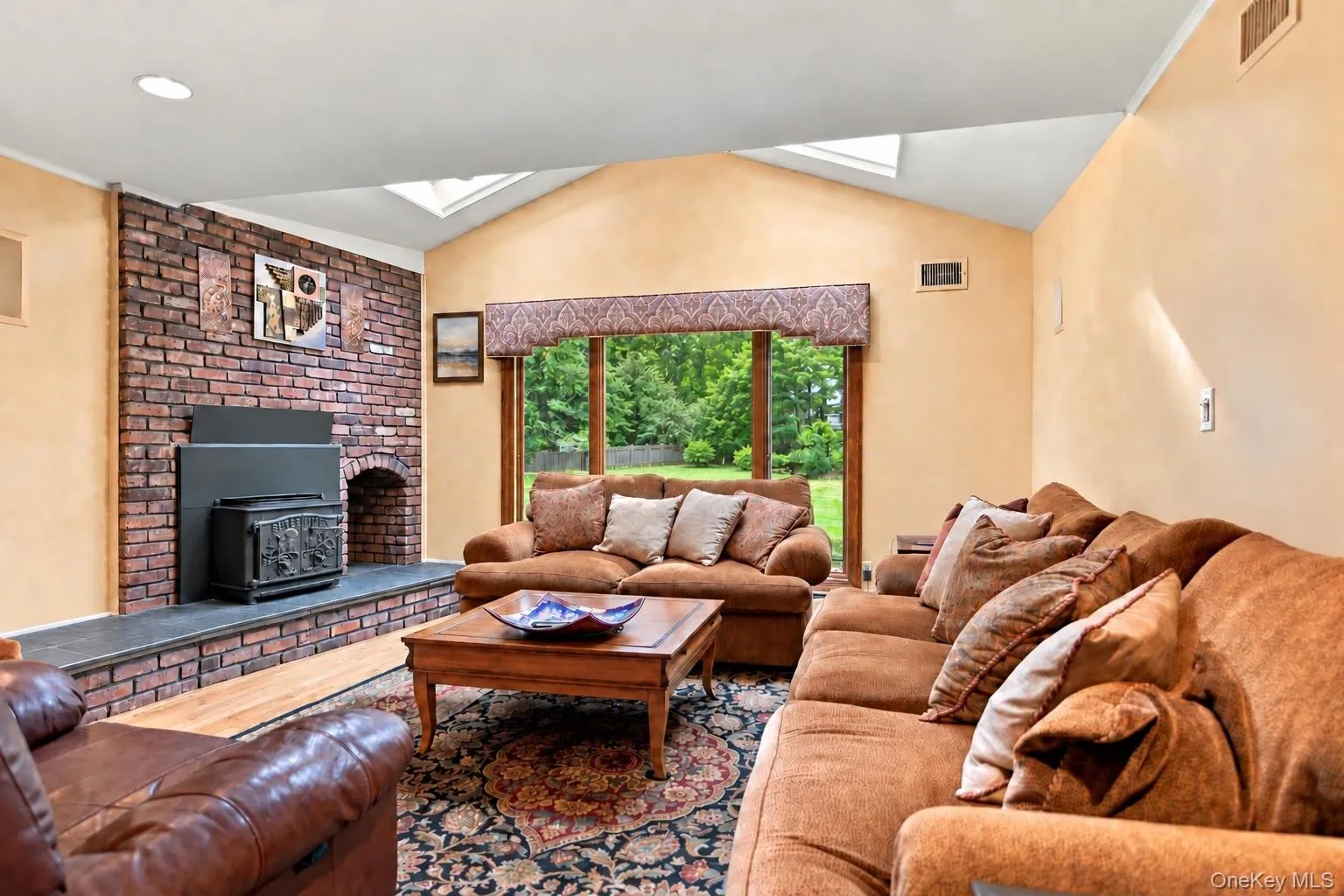 Cathedral ceilings, wood-burning fireplace Cathedral ceilings, wood-burning fireplace