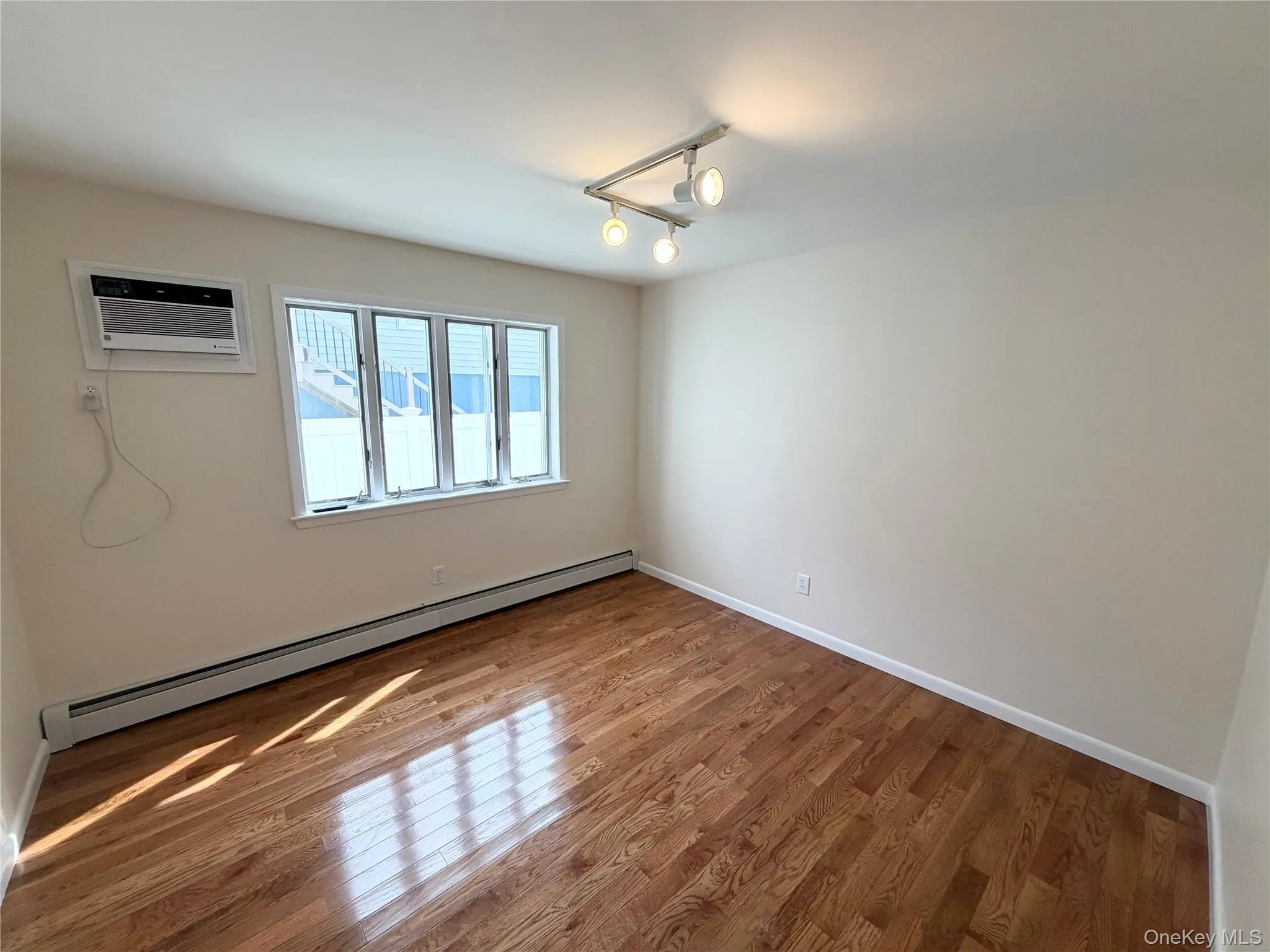 367 Pine Street, Long Beach, NY, 3 Bedrooms Bedrooms, 6 Rooms Rooms,2 BathroomsBathrooms,Residential Lease,For Rent,Pine,0,1055001 367 Pine Street, Long Beach, NY, 3 Bedrooms Bedrooms, 6 Rooms Rooms,2 BathroomsBathrooms,Residential Lease,For Rent,Pine,0,1055001