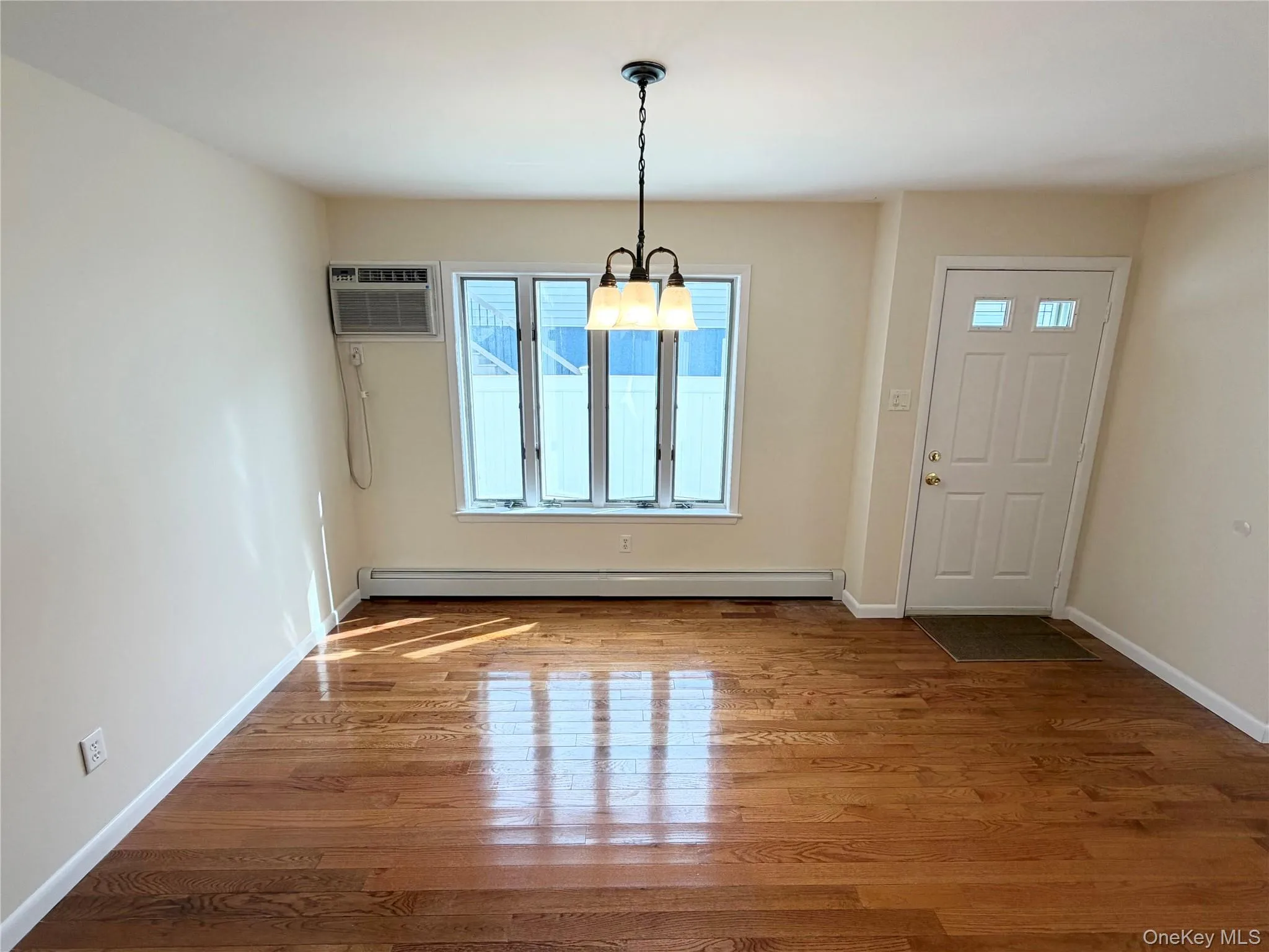 367 Pine Street, Long Beach, NY, 3 Bedrooms Bedrooms, 6 Rooms Rooms,2 BathroomsBathrooms,Residential Lease,For Rent,Pine,0,1055001 367 Pine Street, Long Beach, NY, 3 Bedrooms Bedrooms, 6 Rooms Rooms,2 BathroomsBathrooms,Residential Lease,For Rent,Pine,0,1055001