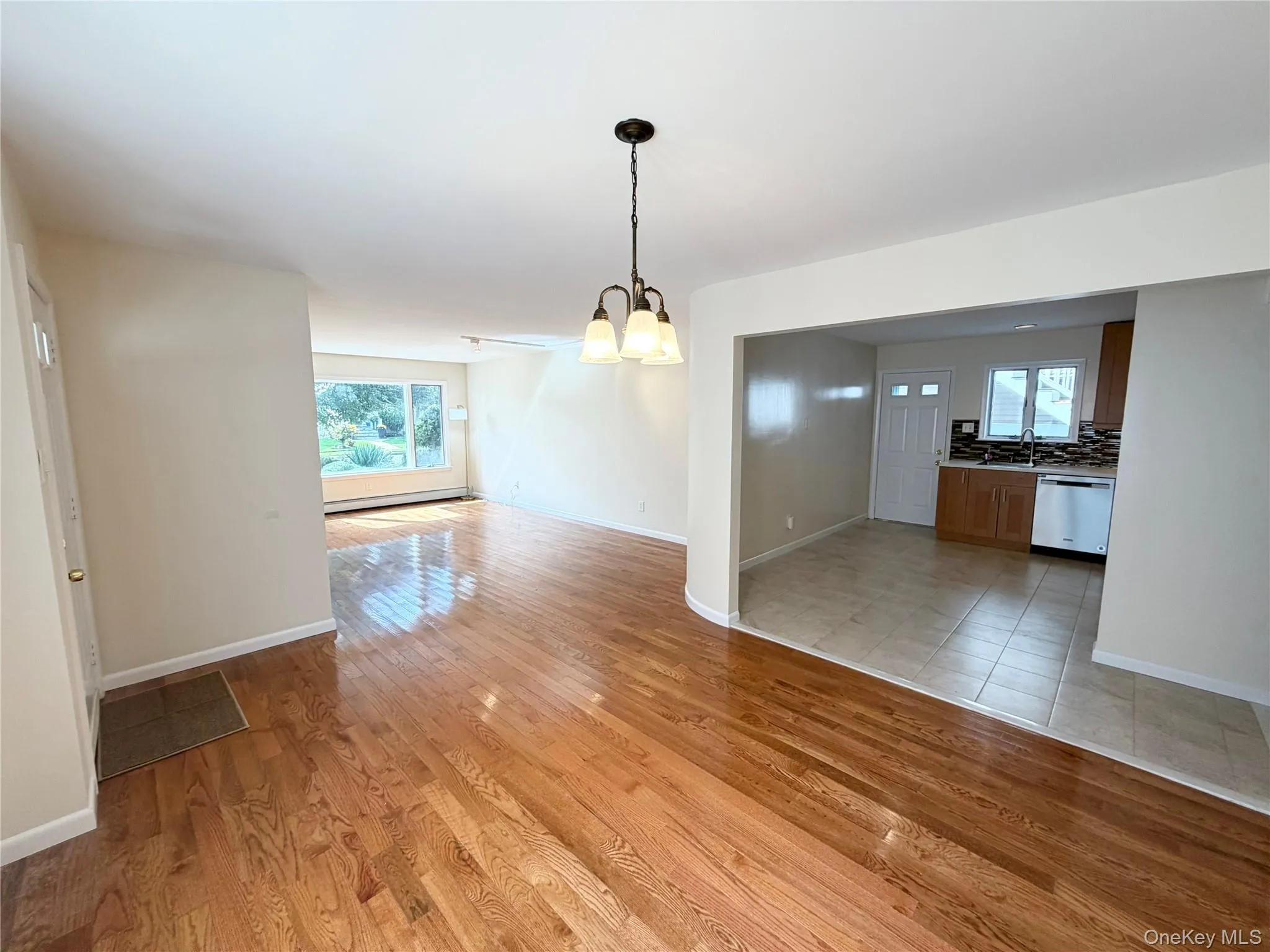 367 Pine Street, Long Beach, NY, 3 Bedrooms Bedrooms, 6 Rooms Rooms,2 BathroomsBathrooms,Residential Lease,For Rent,Pine,0,1055001 367 Pine Street, Long Beach, NY, 3 Bedrooms Bedrooms, 6 Rooms Rooms,2 BathroomsBathrooms,Residential Lease,For Rent,Pine,0,1055001