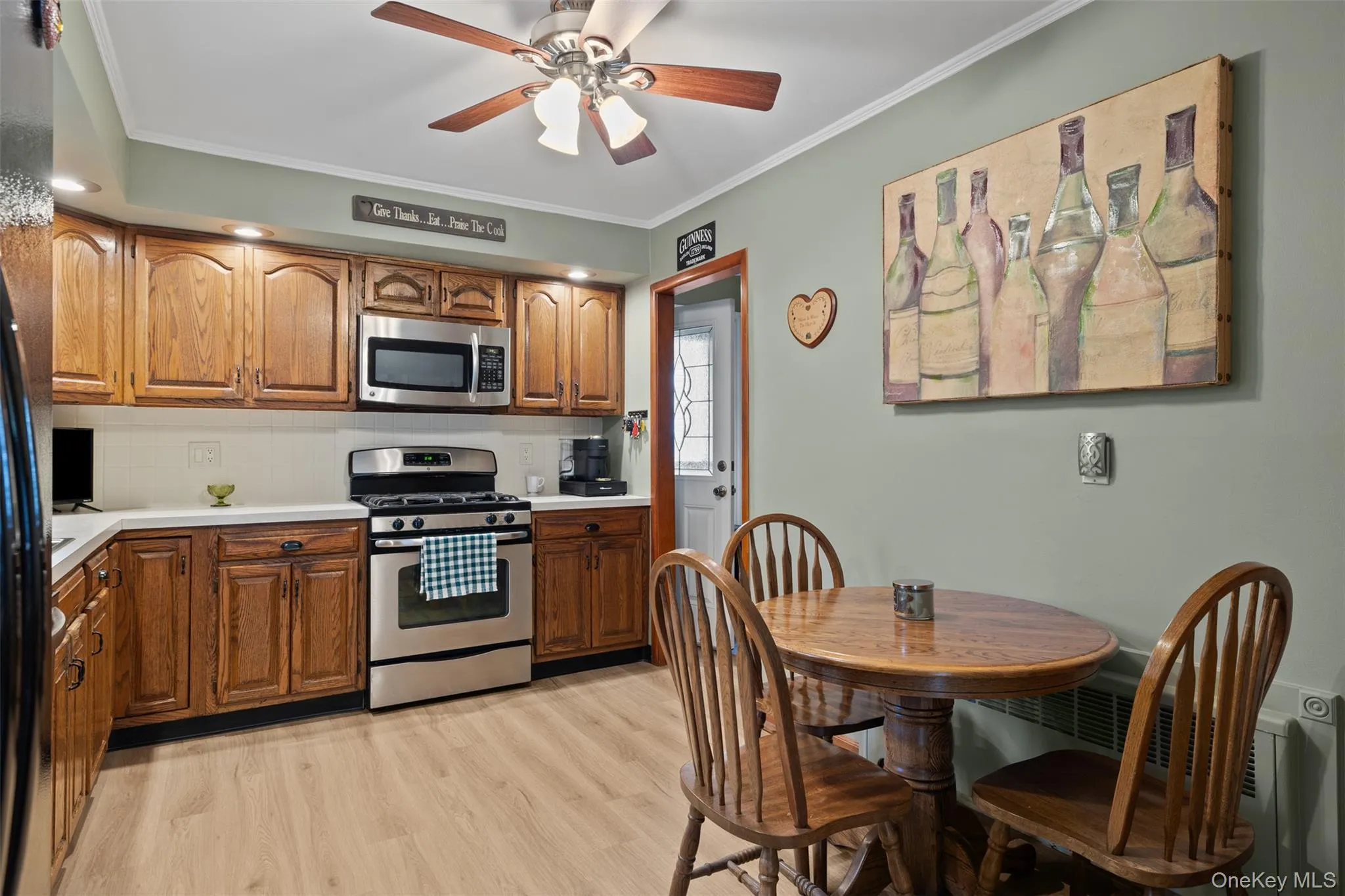 380 Clinton Avenue, Babylon, NY, 3 Bedrooms Bedrooms, 6 Rooms Rooms,1 BathroomBathrooms,Residential,For Rent,Clinton,0,1055006 380 Clinton Avenue, Babylon, NY, 3 Bedrooms Bedrooms, 6 Rooms Rooms,1 BathroomBathrooms,Residential,For Rent,Clinton,0,1055006