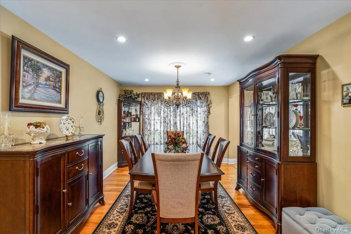 53 State Place, Huntington, NY, 4 Bedrooms Bedrooms, 10 Rooms Rooms,2 BathroomsBathrooms,Residential,For Rent,State,0,1055011 53 State Place, Huntington, NY, 4 Bedrooms Bedrooms, 10 Rooms Rooms,2 BathroomsBathrooms,Residential,For Rent,State,0,1055011