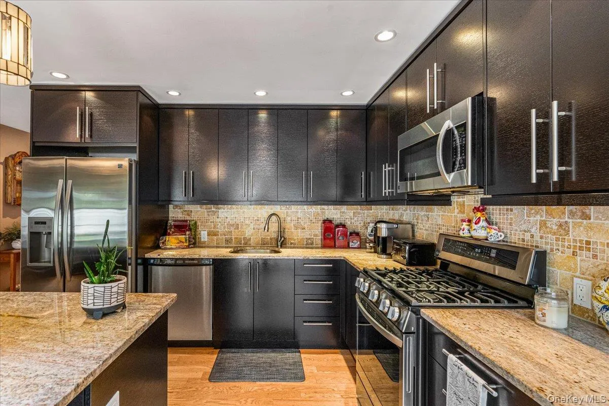 53 State Place, Huntington, NY, 4 Bedrooms Bedrooms, 10 Rooms Rooms,2 BathroomsBathrooms,Residential,For Rent,State,0,1055011 53 State Place, Huntington, NY, 4 Bedrooms Bedrooms, 10 Rooms Rooms,2 BathroomsBathrooms,Residential,For Rent,State,0,1055011