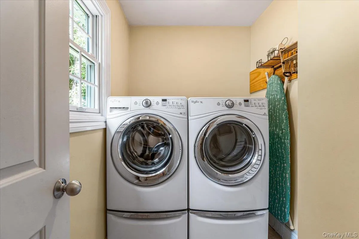 53 State Place, Huntington, NY, 4 Bedrooms Bedrooms, 10 Rooms Rooms,2 BathroomsBathrooms,Residential,For Rent,State,0,1055011 53 State Place, Huntington, NY, 4 Bedrooms Bedrooms, 10 Rooms Rooms,2 BathroomsBathrooms,Residential,For Rent,State,0,1055011