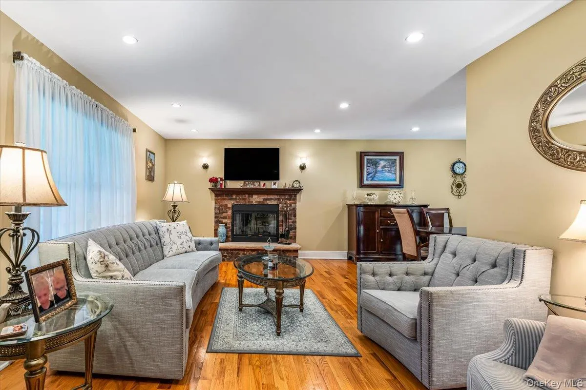53 State Place, Huntington, NY, 4 Bedrooms Bedrooms, 10 Rooms Rooms,2 BathroomsBathrooms,Residential,For Rent,State,0,1055011 53 State Place, Huntington, NY, 4 Bedrooms Bedrooms, 10 Rooms Rooms,2 BathroomsBathrooms,Residential,For Rent,State,0,1055011