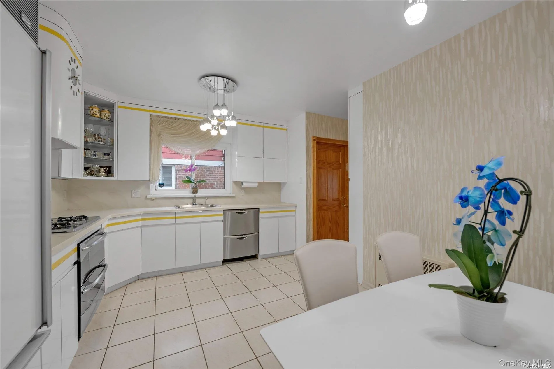 65-24 Ellwell Crescent, New York, NY, 5 Bedrooms Bedrooms, 9 Rooms Rooms,2 BathroomsBathrooms,Residential,For Rent,Ellwell,0,1055020 65-24 Ellwell Crescent, New York, NY, 5 Bedrooms Bedrooms, 9 Rooms Rooms,2 BathroomsBathrooms,Residential,For Rent,Ellwell,0,1055020