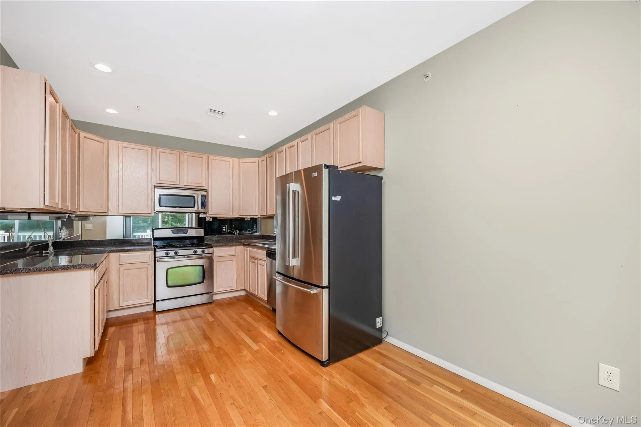 218 Kettles Lane, Brookhaven, NY, 2 Bedrooms Bedrooms, 7 Rooms Rooms,2 BathroomsBathrooms,Residential,For Rent,Kettles,0,1055023 218 Kettles Lane, Brookhaven, NY, 2 Bedrooms Bedrooms, 7 Rooms Rooms,2 BathroomsBathrooms,Residential,For Rent,Kettles,0,1055023