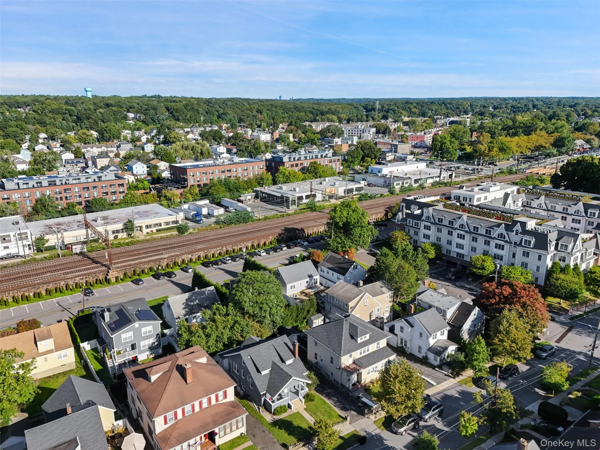 Close to Mamaroneck town and Metro-North Close to Mamaroneck town and Metro-North