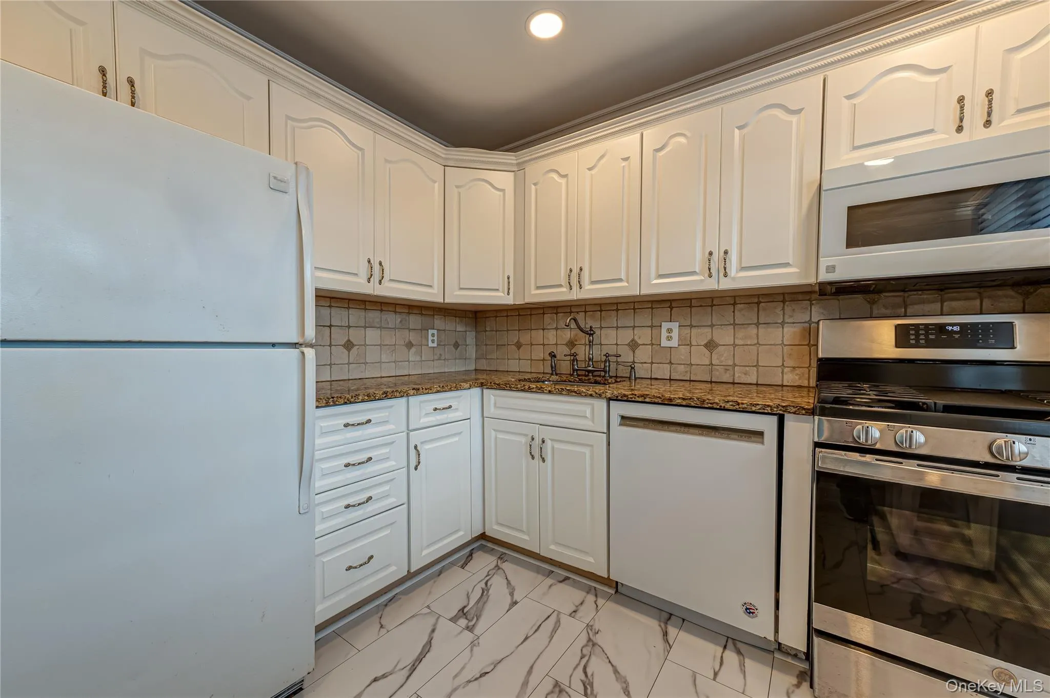 Kitchen with Recessed Lighting Kitchen with Recessed Lighting