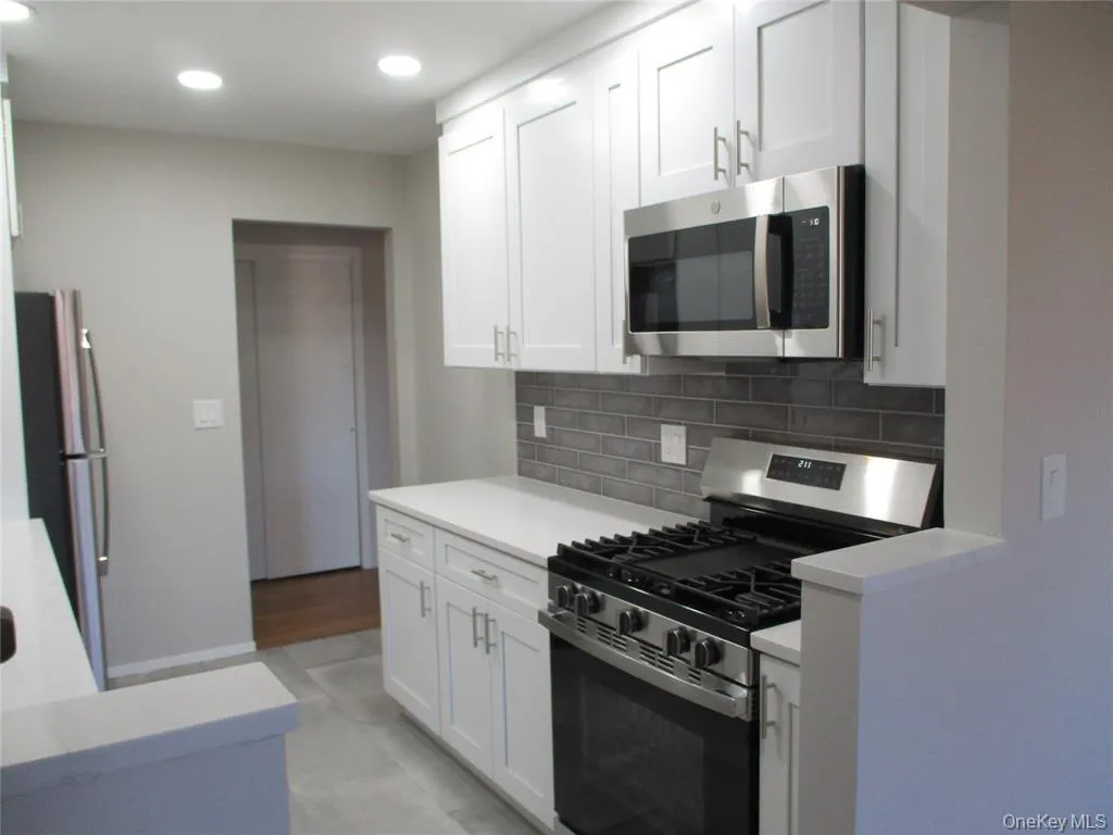 5 Church Lane, Clarkstown, NY, 1 Bedroom Bedrooms, 3 Rooms Rooms,1 BathroomBathrooms,Residential Lease,For Rent,Church,0,1055037 5 Church Lane, Clarkstown, NY, 1 Bedroom Bedrooms, 3 Rooms Rooms,1 BathroomBathrooms,Residential Lease,For Rent,Church,0,1055037
