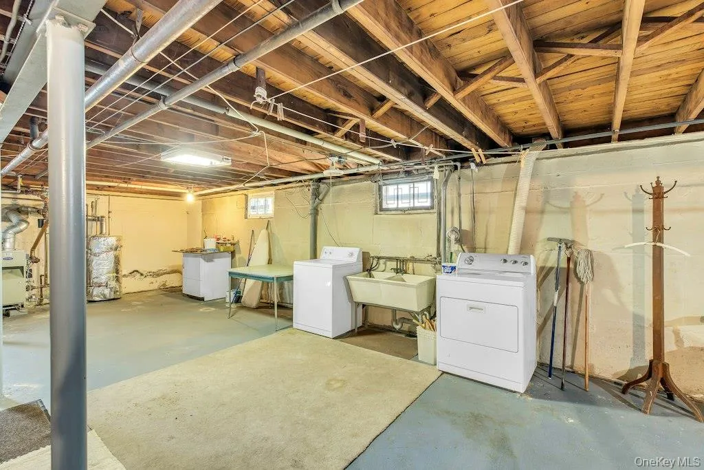5310 Overbrook Street, New York, NY, 2 Bedrooms Bedrooms, 5 Rooms Rooms,1 BathroomBathrooms,Residential,For Rent,Overbrook,0,1055044 5310 Overbrook Street, New York, NY, 2 Bedrooms Bedrooms, 5 Rooms Rooms,1 BathroomBathrooms,Residential,For Rent,Overbrook,0,1055044