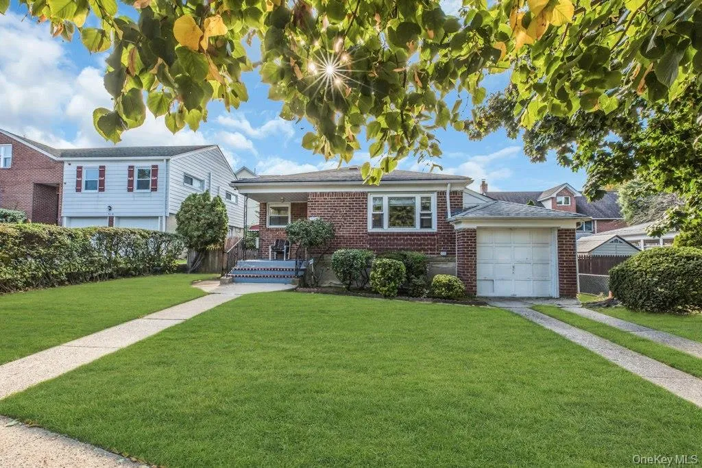 5310 Overbrook Street, New York, NY, 2 Bedrooms Bedrooms, 5 Rooms Rooms,1 BathroomBathrooms,Residential,For Rent,Overbrook,0,1055044 5310 Overbrook Street, New York, NY, 2 Bedrooms Bedrooms, 5 Rooms Rooms,1 BathroomBathrooms,Residential,For Rent,Overbrook,0,1055044