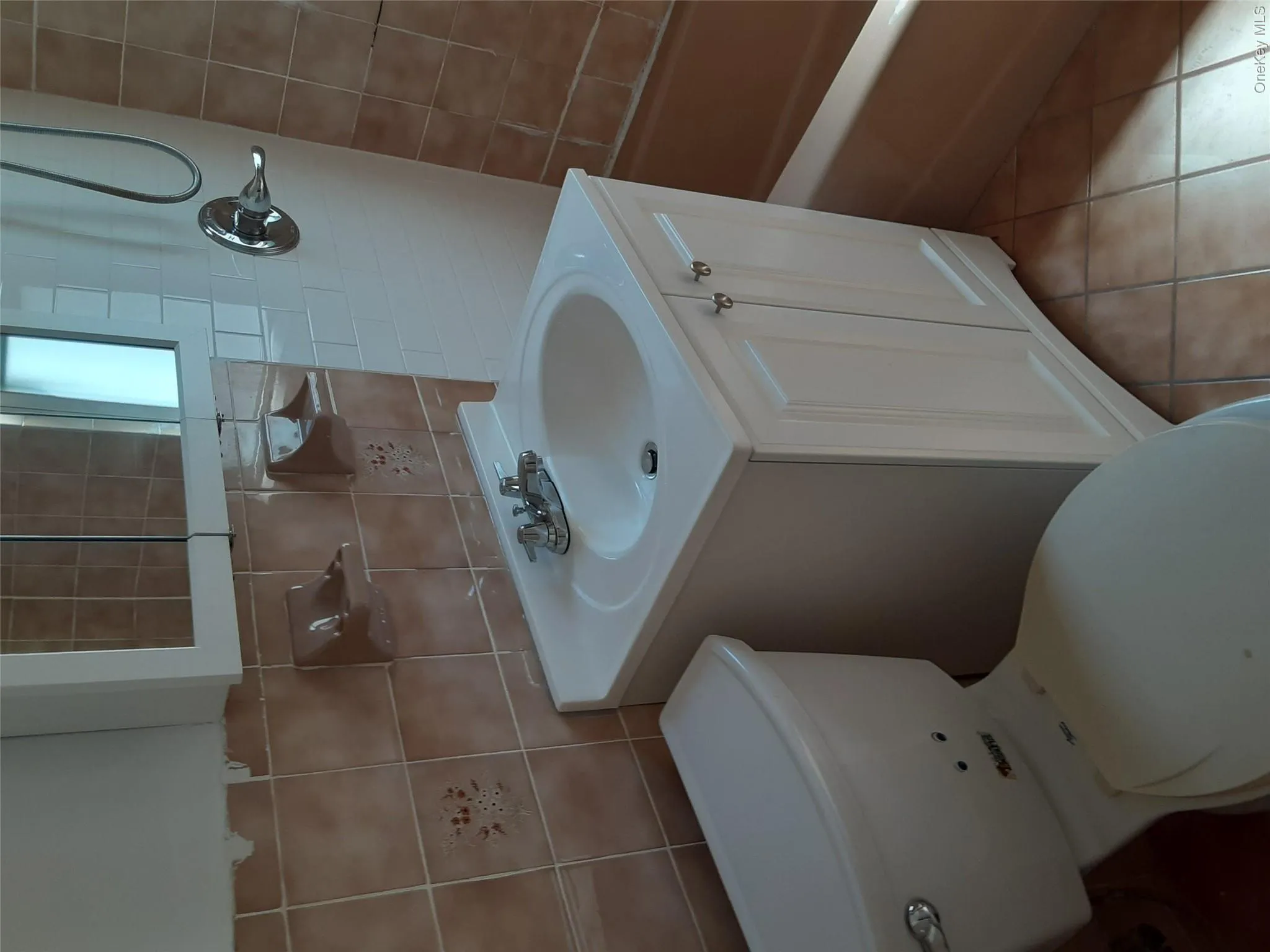 276 Revere Ave, New York, NY, 2 Bedroom Bedrooms, 4 Room Rooms,1 BathroomBathrooms,Residential Lease,For Rent,Ave,0,1055049 276 Revere Ave, New York, NY, 2 Bedroom Bedrooms, 4 Room Rooms,1 BathroomBathrooms,Residential Lease,For Rent,Ave,0,1055049